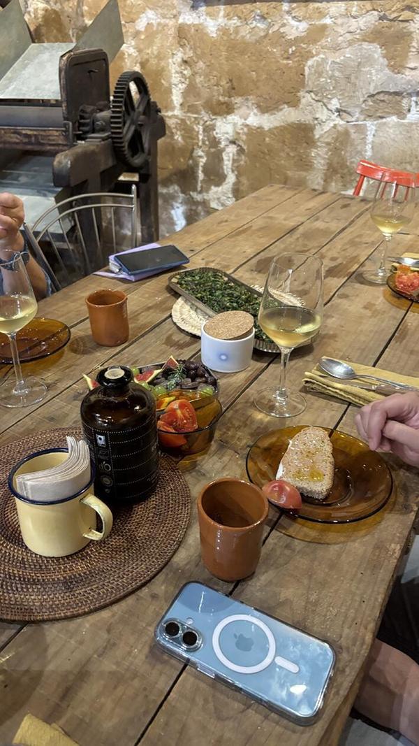 Kochkurs in Palma - eine Coca, eine typische Vorspeise. Hier karamellisierte Zwiebeln mit Feige auf einer Art Mürbteig