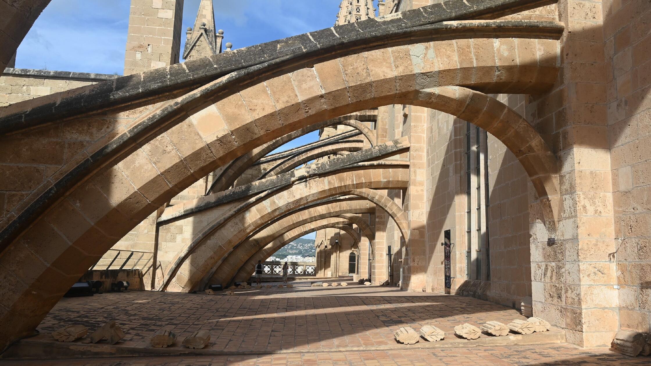 Eindrücke aus Palma, der Hauptstadt von Mallorca: Das Dach der Kathedrale ist gegen Eintritt besuchbar.