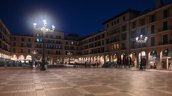 Eindrücke aus Palma, der Hauptstadt von Mallorca: Der Placa Major ist der größte Platz der Stadt, nur gut fünf Gehminuten von der Kathedrale entfernt.
