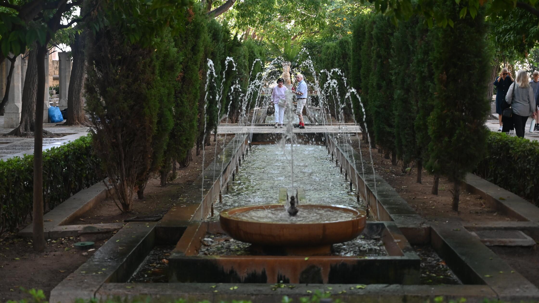 Eindrücke aus Palma, der Hauptstadt von Mallorca: Neben der Kathedrale ist diese Brunnenanlage ein echter Hingucker.