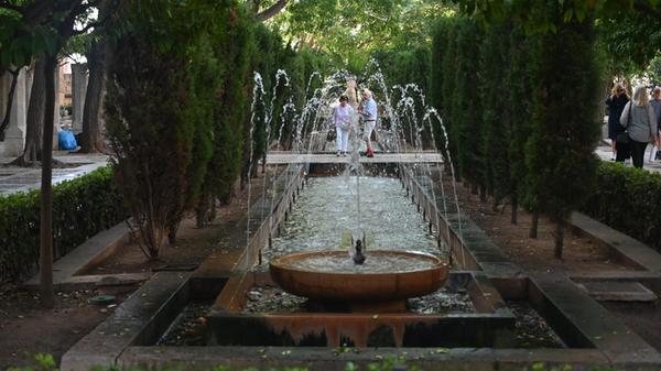 Eindrücke aus Palma, der Hauptstadt von Mallorca: Neben der Kathedrale ist diese Brunnenanlage ein echter Hingucker.