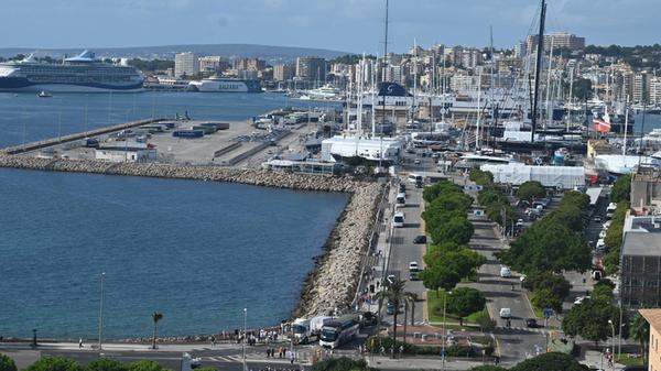 Eindrücke aus Palma, der Hauptstadt von Mallorca: Blick auf den Hafen.