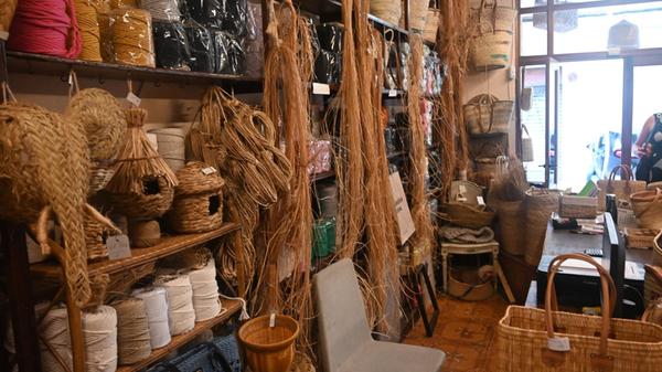 Eindrücke aus Palma, der Hauptstadt von Mallorca: Kleine Kunstwerke und Alltagsgegenstände, vor Ort mit einheimischen Materialien hergestellt. Viel mehr Authentizität geht wohl nicht.