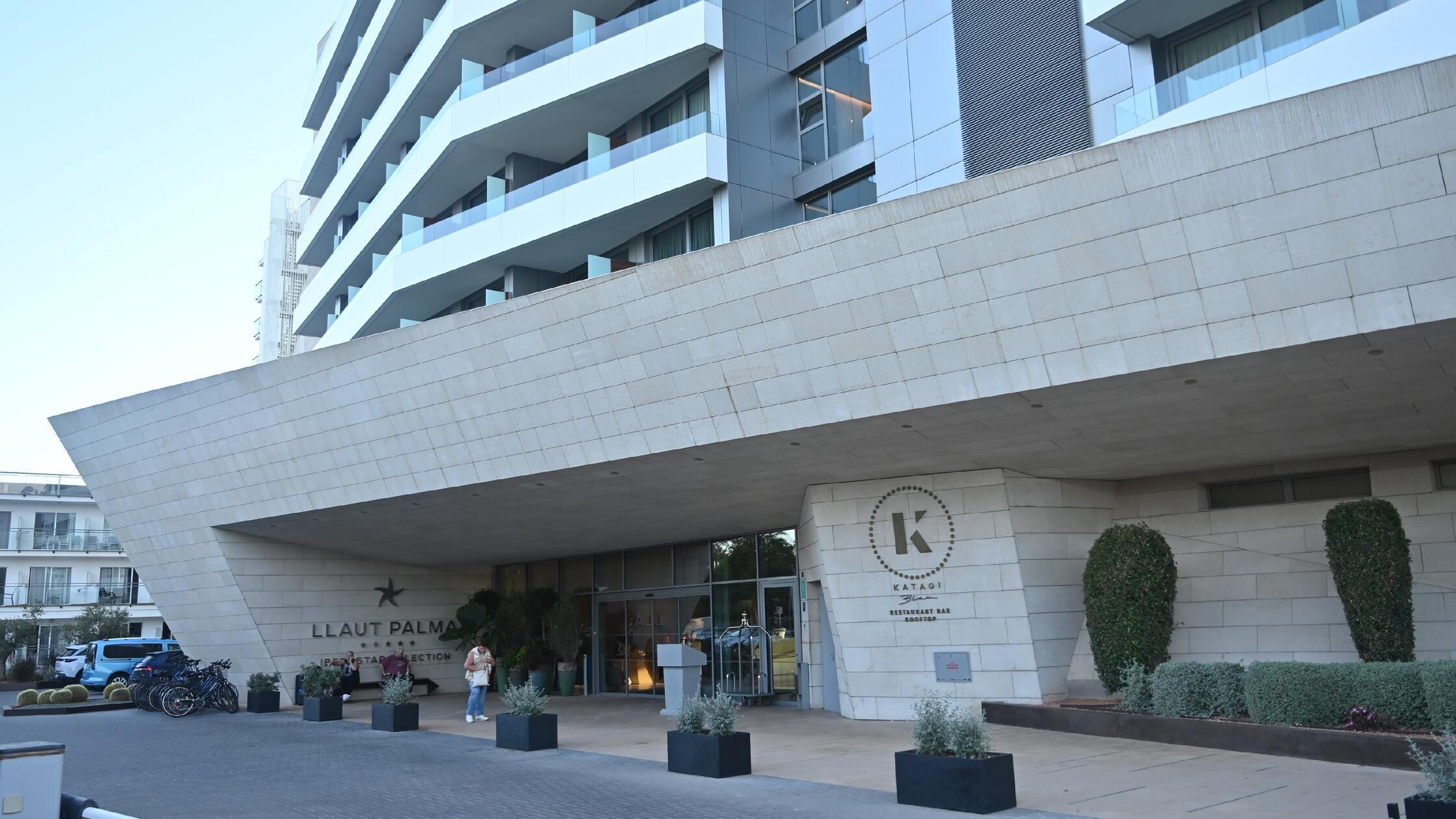 Eindrücke aus Palma, der Hauptstadt von Mallorca: In Playa de Palma gibt es auch einige wenige 5-Sterne-Hotels, hier das Iberostar Selection Llaut Palma.