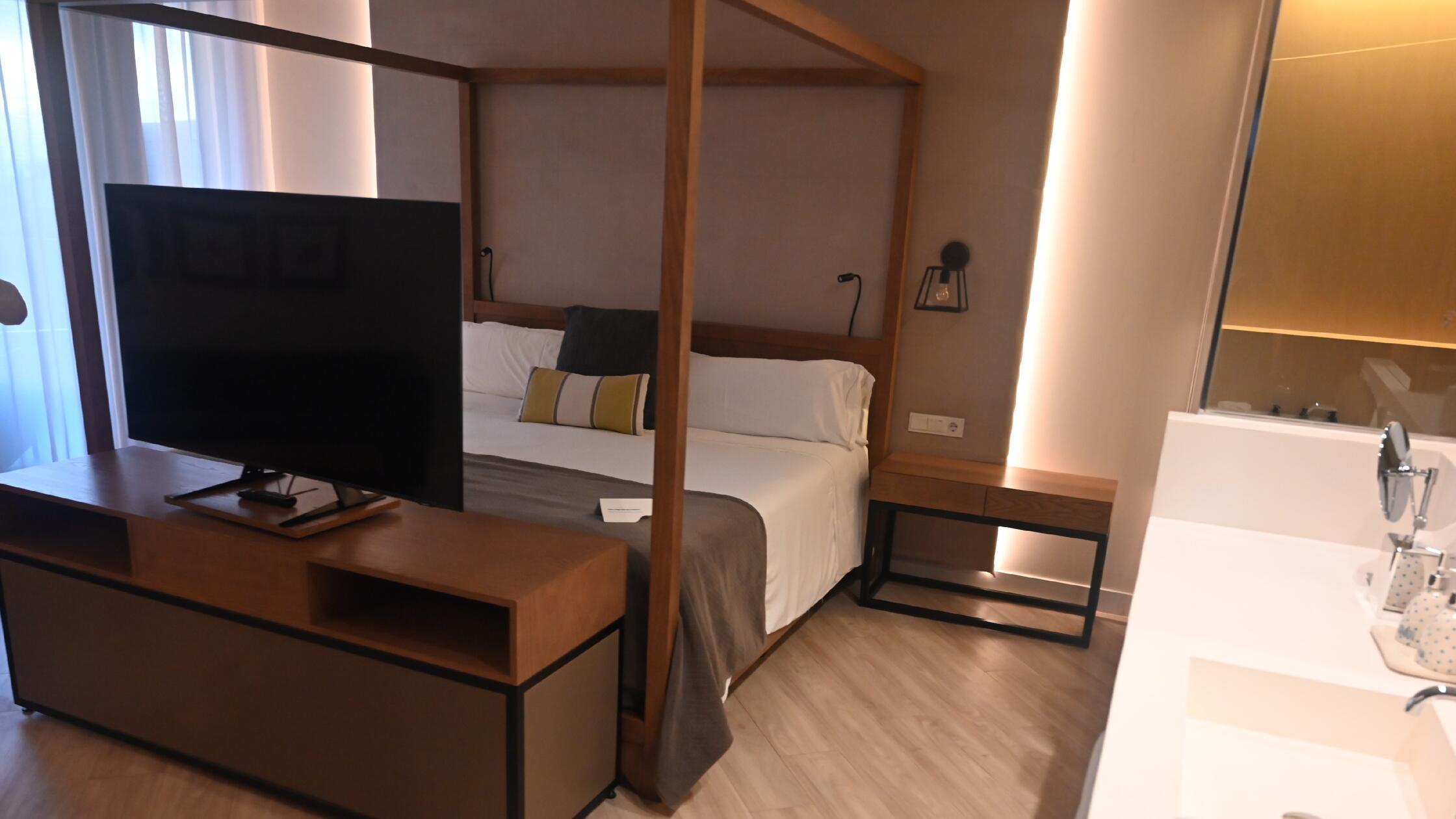 Eindrücke aus Palma, der Hauptstadt von Mallorca: Ein e Junior Suite im Iberostar Selection Llaut Palma.