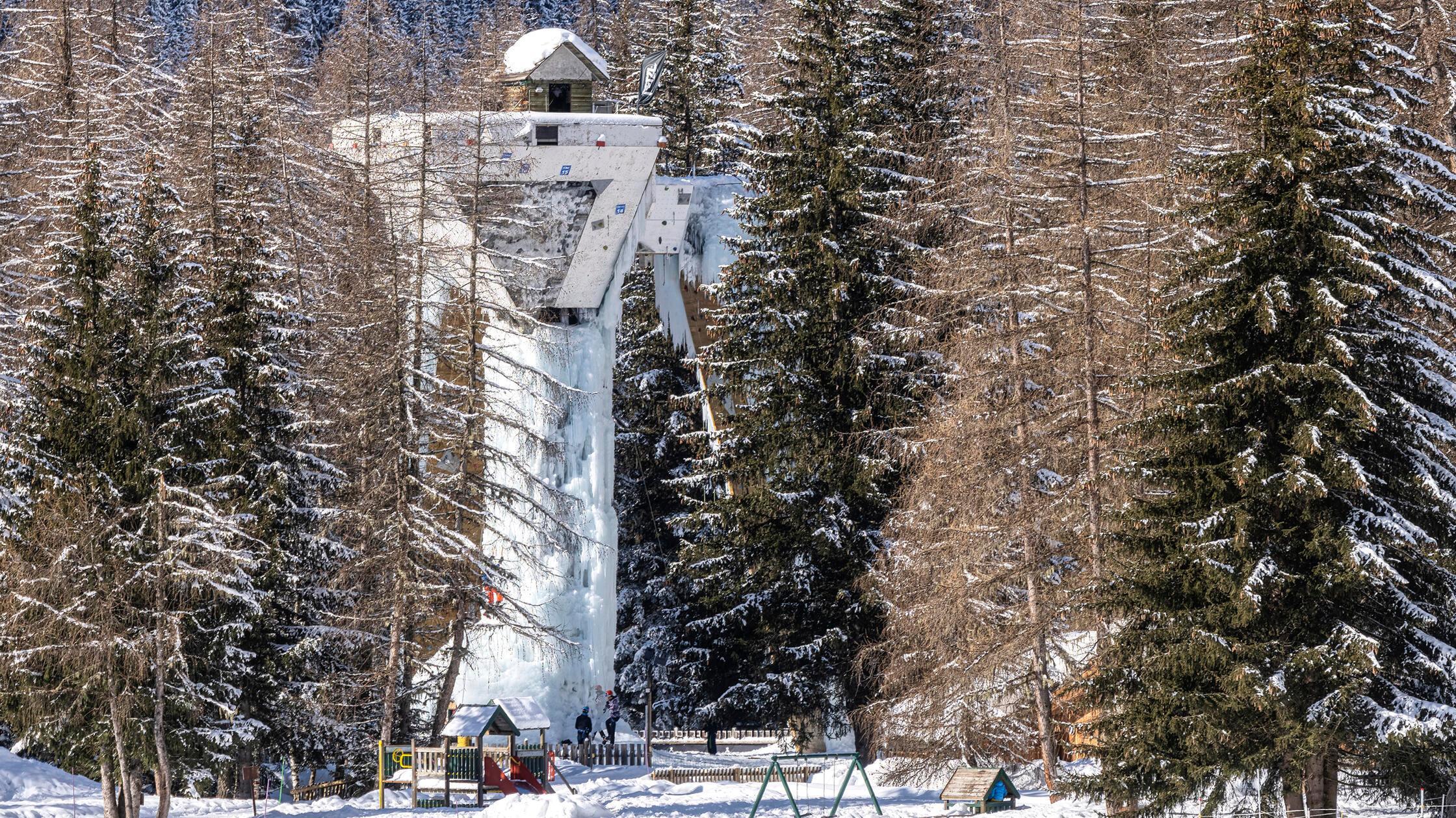 Eisturm in Champagny le Haut, einem Tal neben La Plagne.