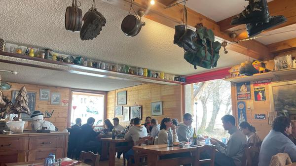 "Chalets" zum Einkehren sind in jedem Tal zu finden, so wie dieses hier in Champagny le Haut.