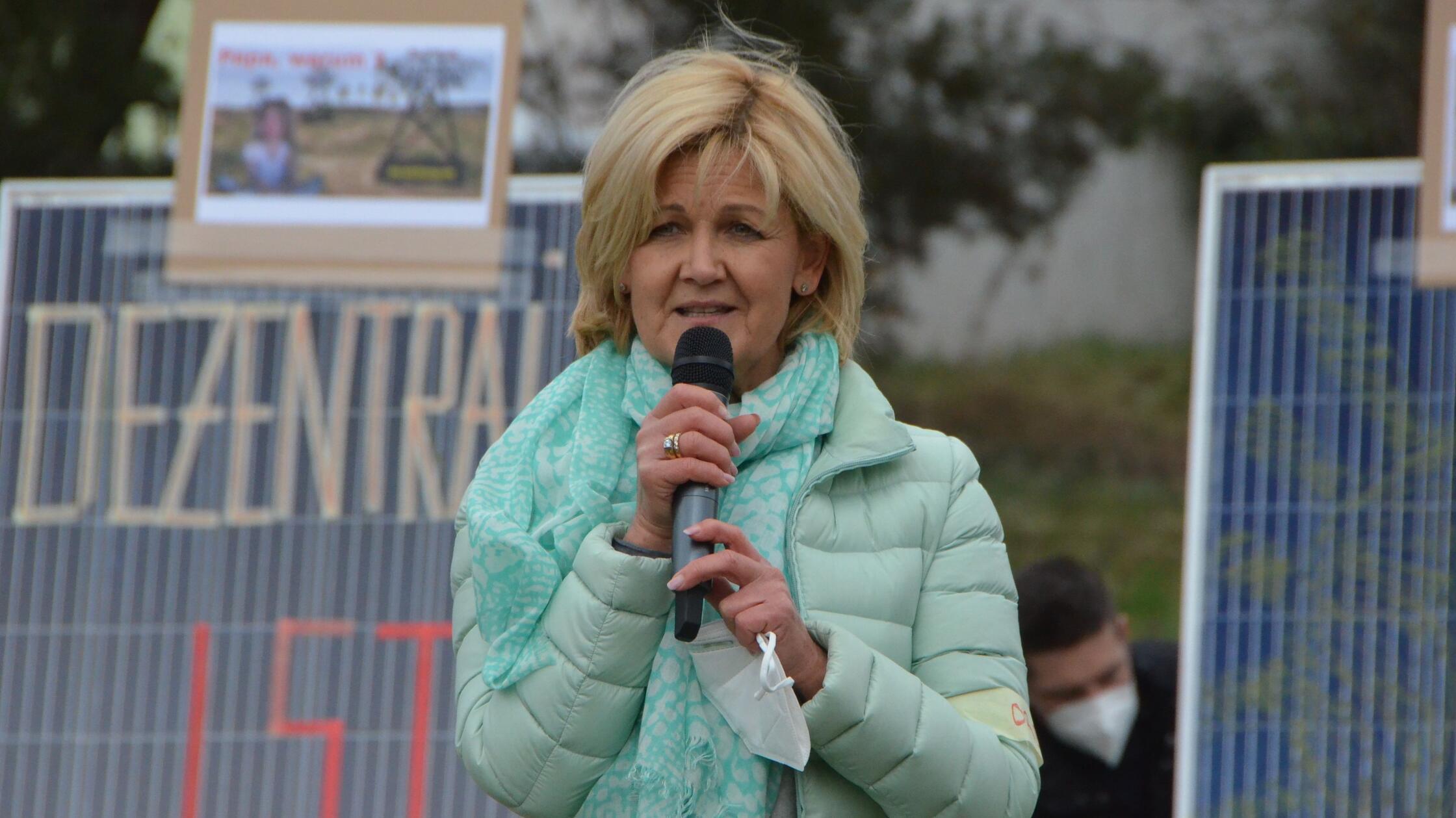 Rund 300 Teilnehmer bei Demonstration am Karsamsta