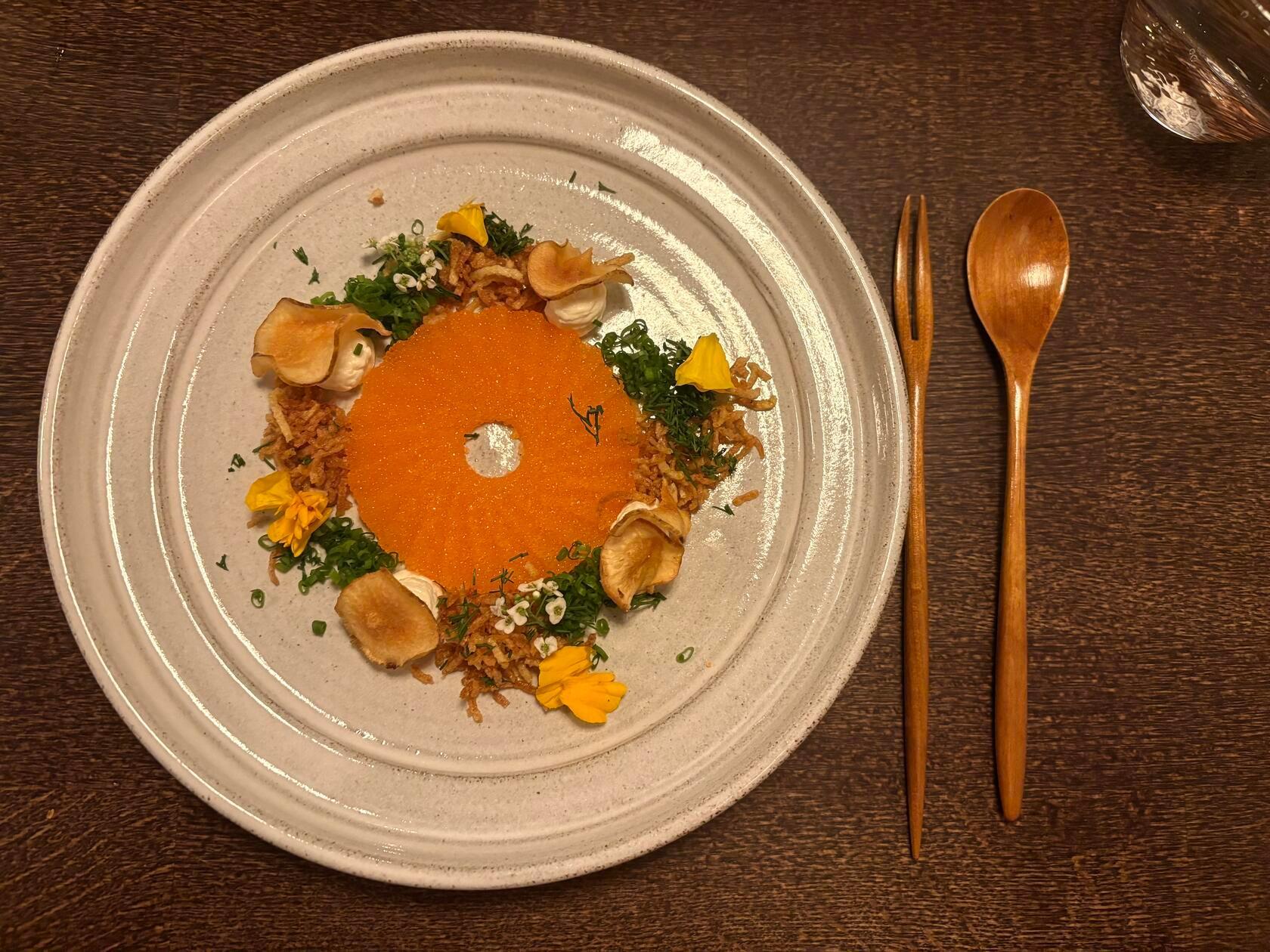 Das Degustationsmenü mit Weinbegleitung ist ein Erlebnis - Koch Martin Karlsson überzeugt mit vielen regionalen Produkten und internationalen Einflüssen und sorgt so für Gaumenfreuden.