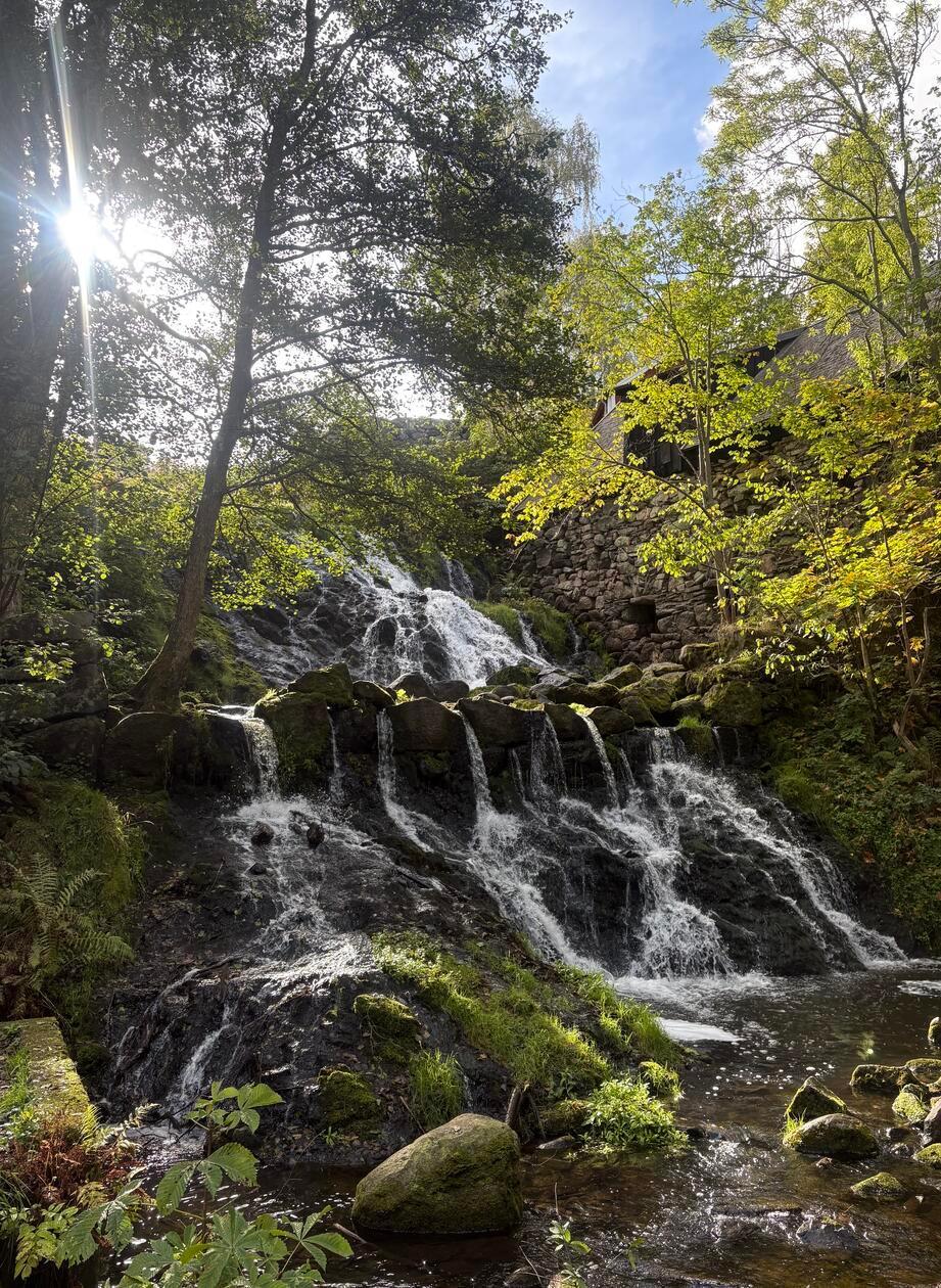 Ein toller Ort zum Verweilen: Der hiesige Wasserfall in Röttle.