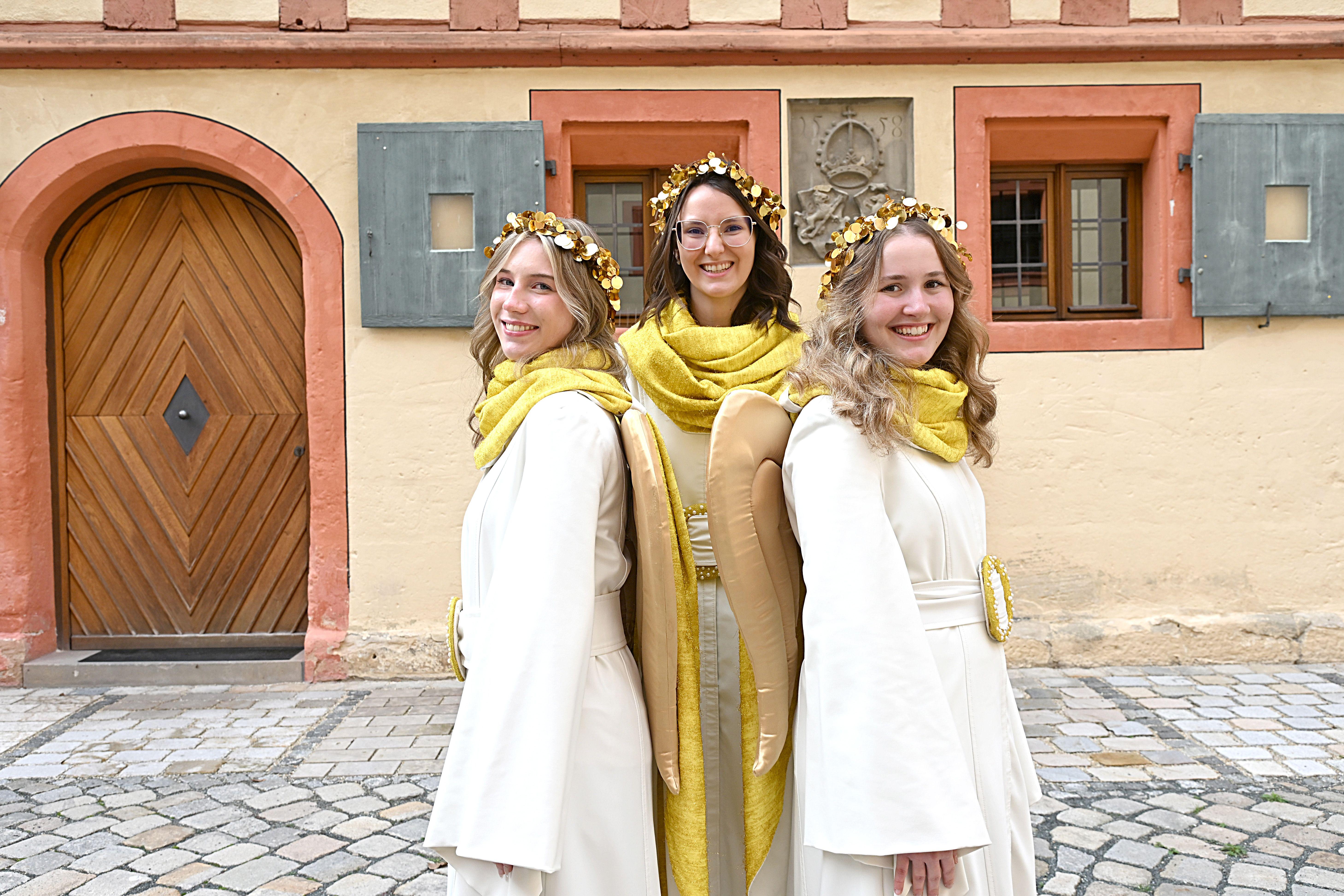 Die drei Forchheimer Weihnachtsengel 2025 (von links): Emily Sander, Sarah Löblein und Franziska Schmitt.