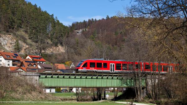 Historische Eisenbahn-Stahlbrücke im Pegnitztal