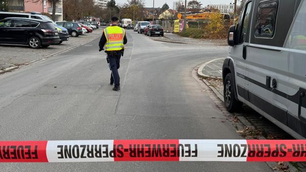 Bauarbeiter haben am Freitag in der Avenariusstraße auf Höhe der Hausnummer 35 eine amerikanische Fliegerbombe entdeckt.
