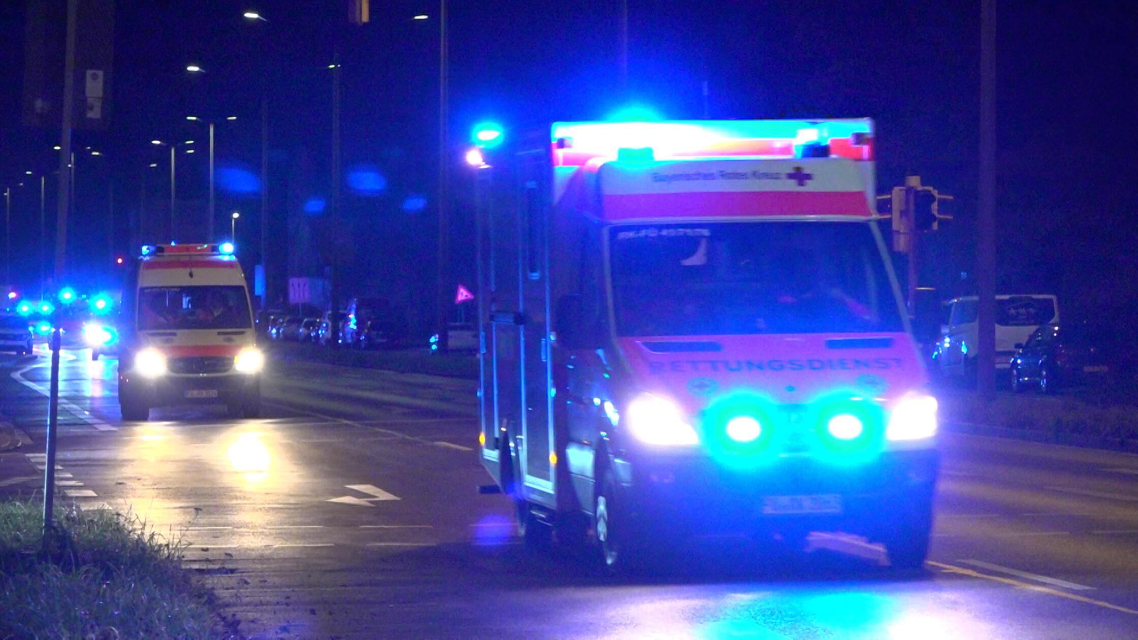 Teils seien die Bewohnenden von Angehörigen abgeholt worden, einige konnten selbstständig zu einer Sammelstelle am Berliner Platz gehen. Wenige wurden in umliegende Krankenhäuser gebracht. "99 Prozent der Bewohnenden sind zurück und in gutem Zustand", erklärt die Pflegerin weiter. "Der Rest kommt im Laufe des Tages zurück. Es gibt keinen Notfall."