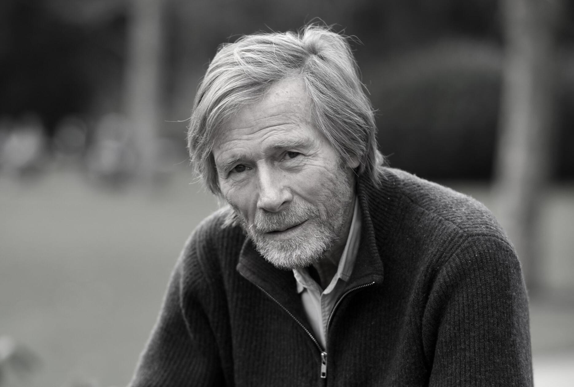 Als Horst aus der "Sesamstraße" hatten ihn unzählige Menschen im Herzen. Jetzt ist der Schauspieler Horst Janson im Januar 2025 im Alter von 89 Jahren verstorben - der genaue Todestag ist öffentlich nicht bekannt. Vor vier Jahren, zu seinem 85. Geburtstag, veröffentlichte er seine Biografie "Der 85-Jährige, der morgens aufstand und immer noch jung war".