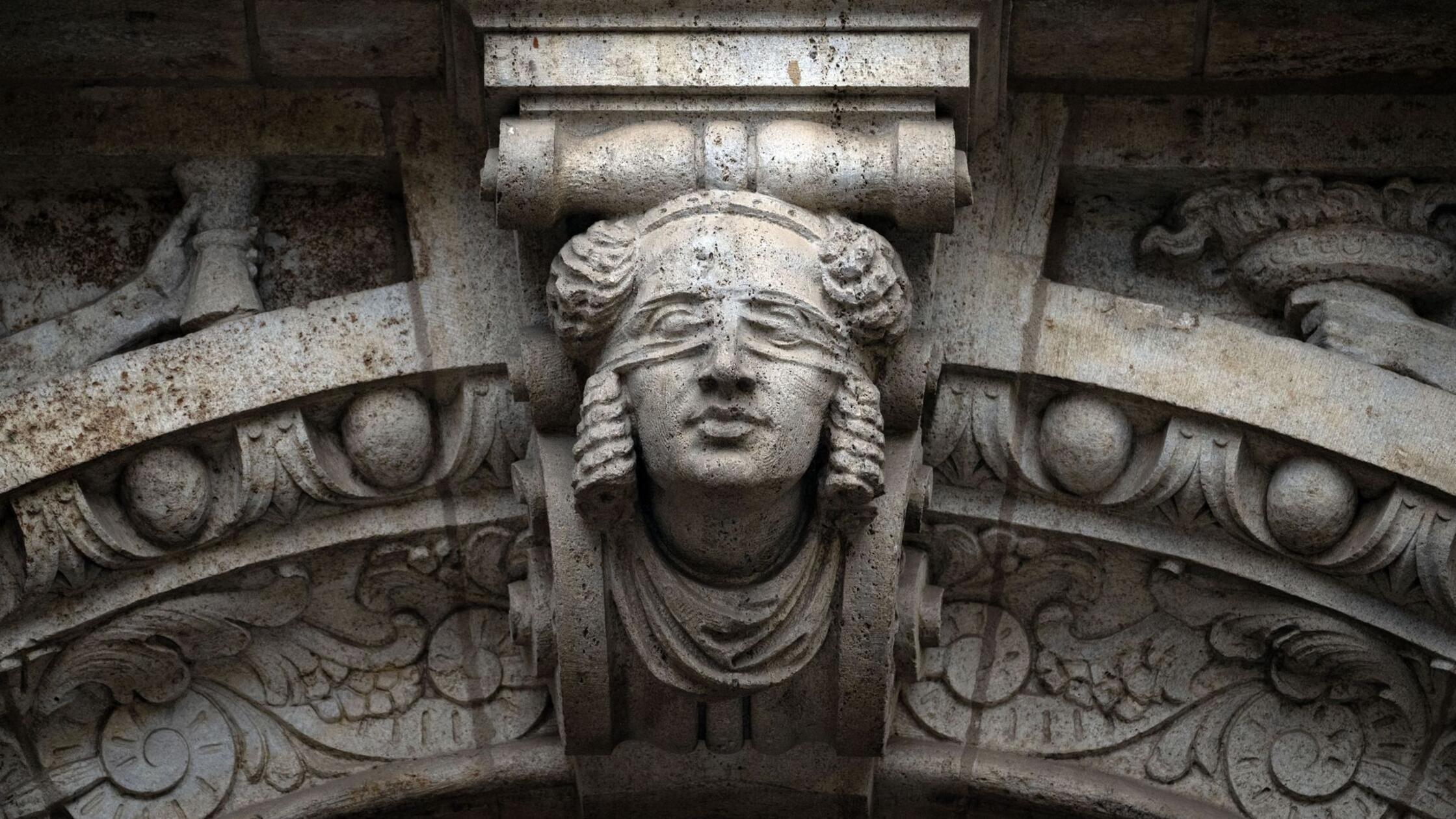 Baby zu Tode geschüttelt? - Prozess gegen Pflegemutter