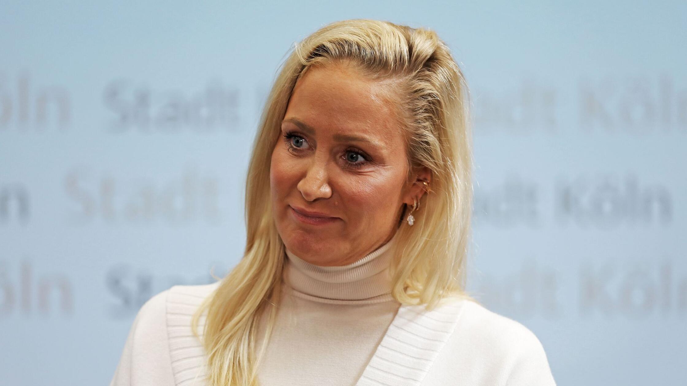 Janine Kunze hvaležna, da ni več mlada zaradi izzivov, s katerimi se soočajo njene hčere