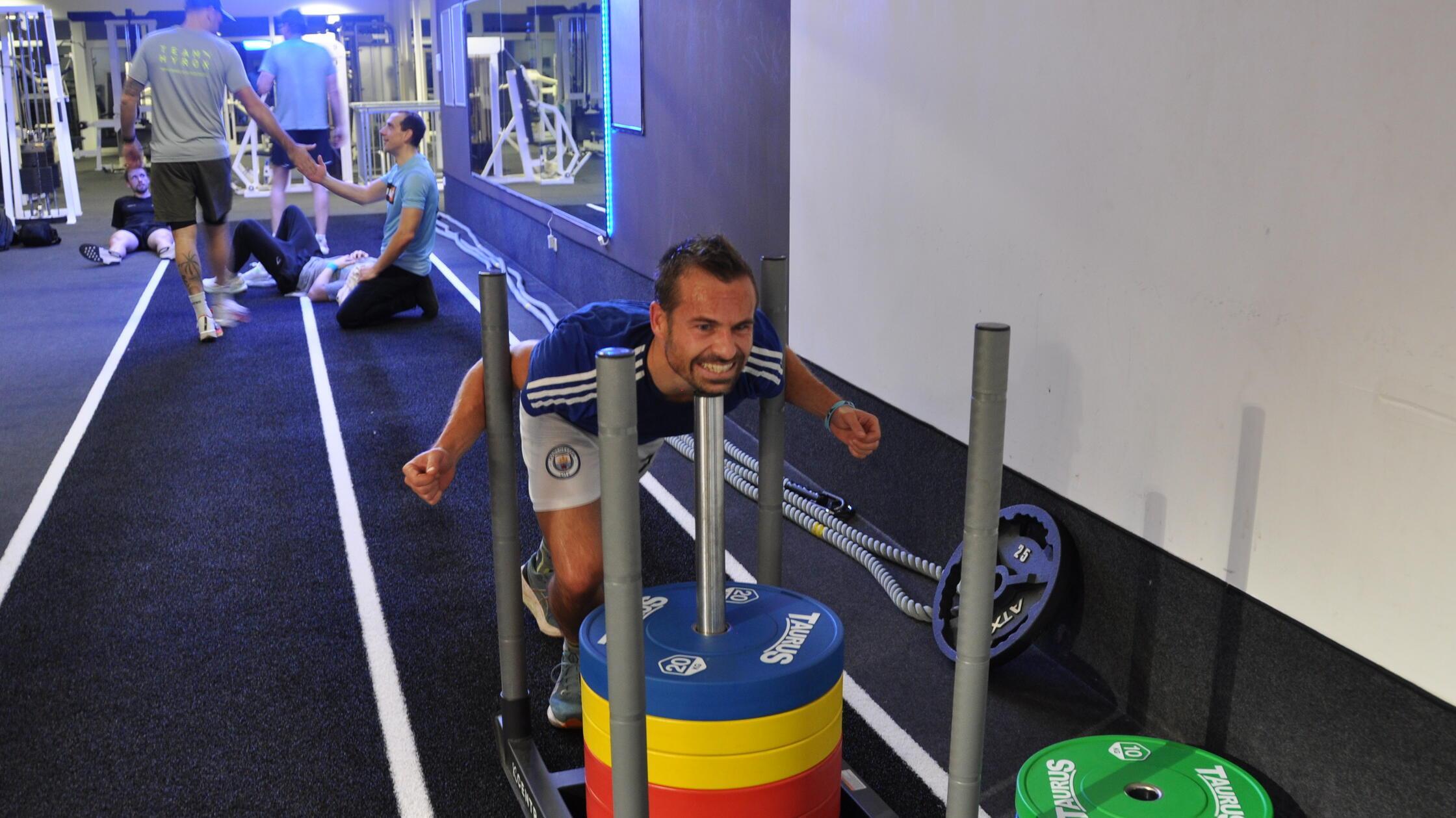 NN-Sportreporter Daniel Ruppert probiert Hyrox aus