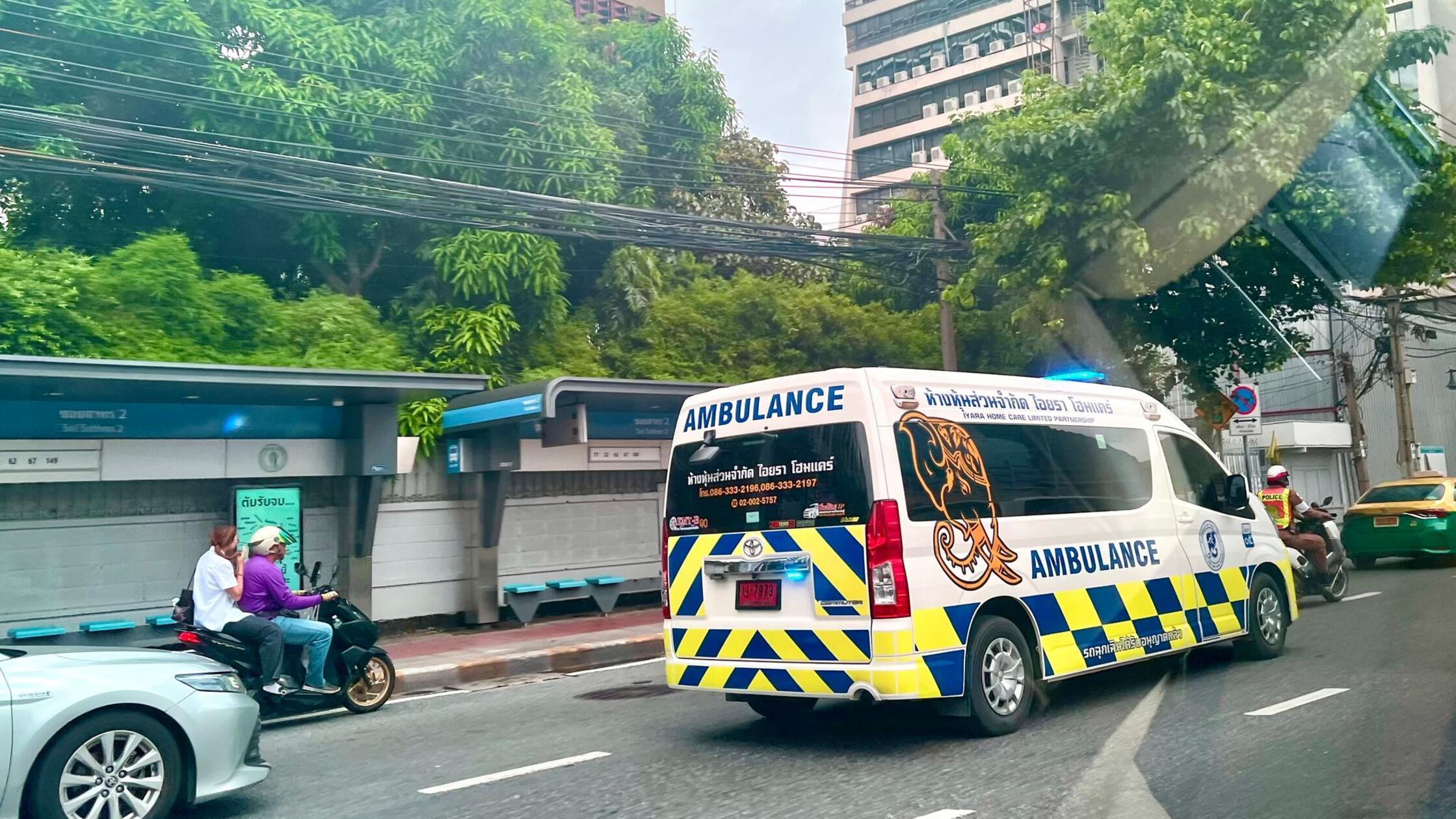 Säugling lebend aus Toilettenspülkasten in Bangkok gerettet