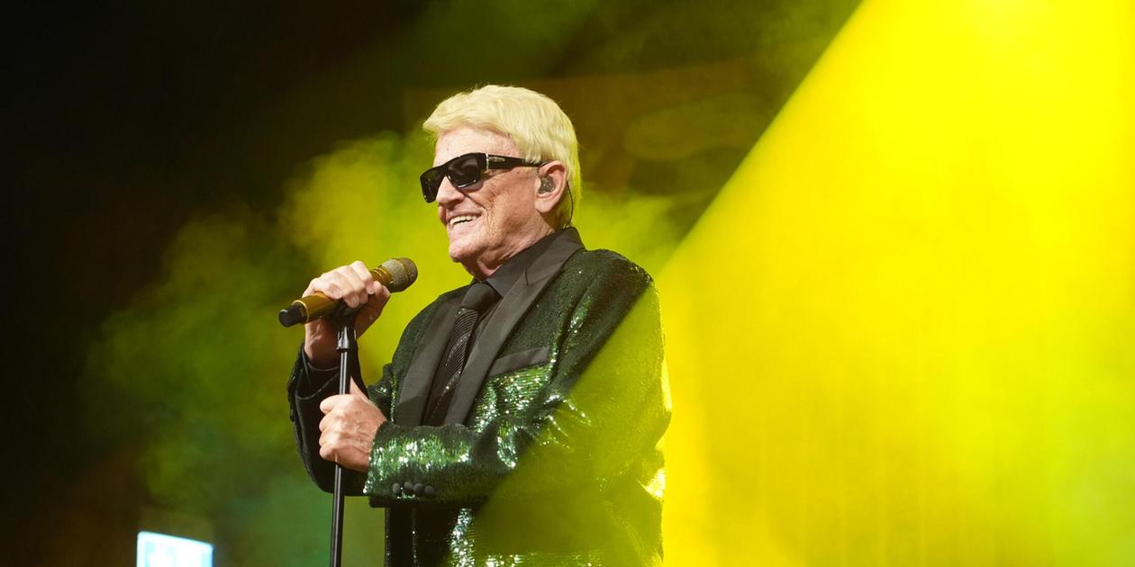 Tour featuring folk songs and the national anthem: Schlager singer Heino ...