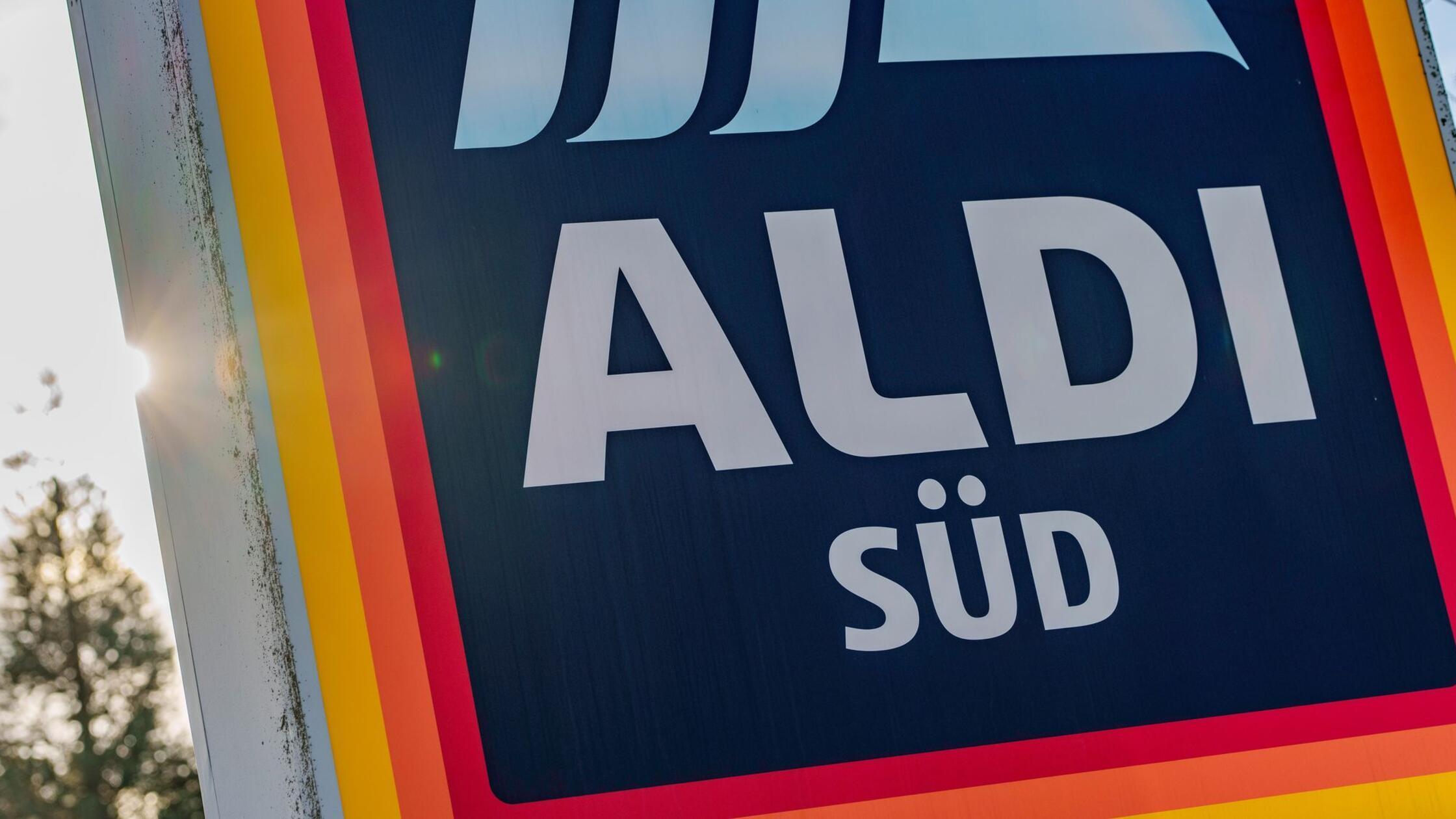 Echtpelz in Haarspangen mit Rentiermotiv? - Aldi Süd stoppt nach scharfer Kritik den Verkauf