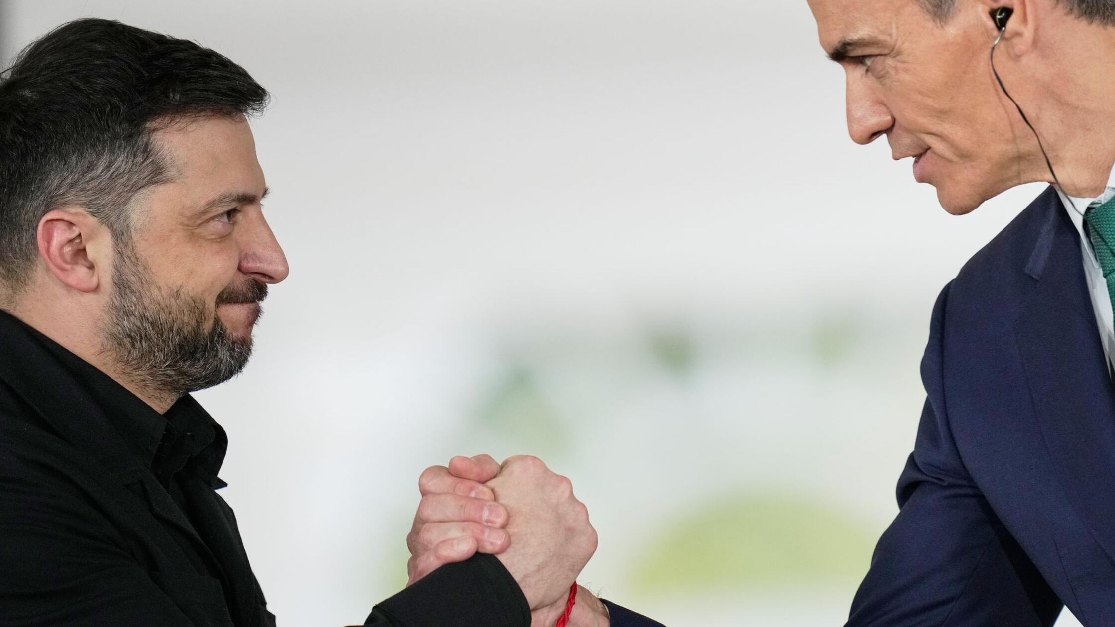 Španija bo Ukrajini namenila milijardo evrov za nakup orožja