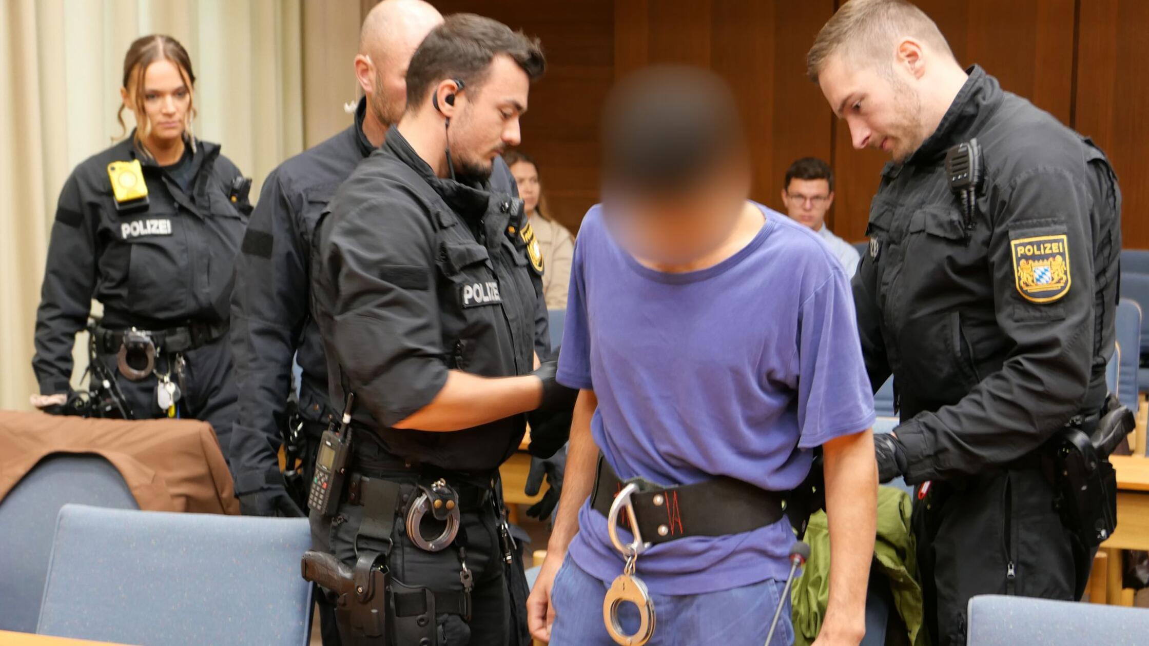 V Traunsteinu izrekli zaporne kazni v postopkih proti tihotapcem ljudi