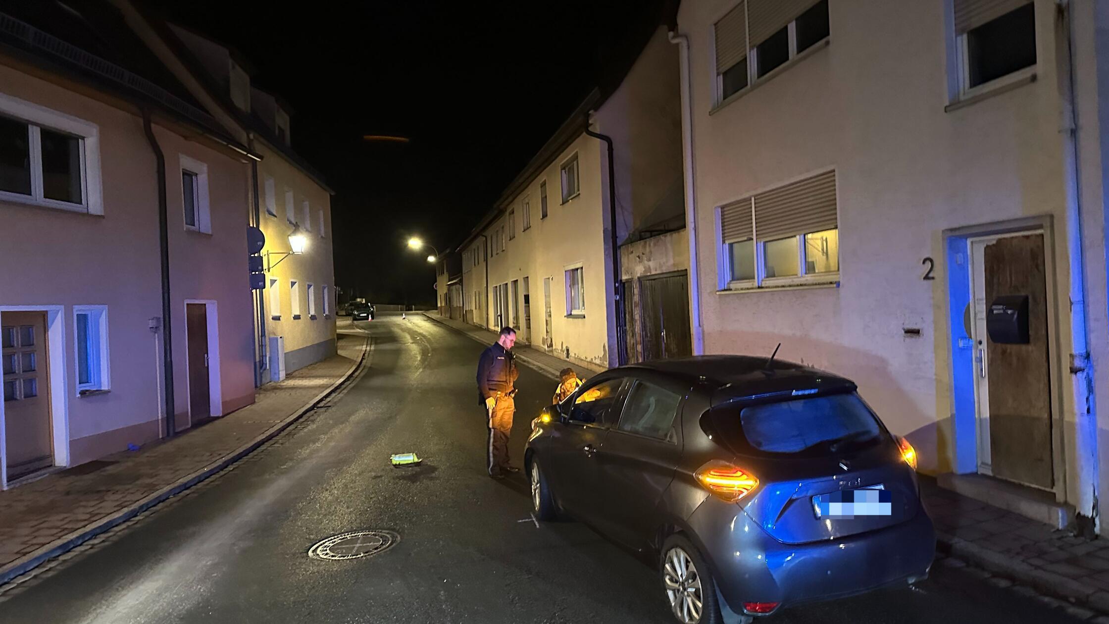 Auto erfasst FuÃŸgÃ¤ngerin: Frau muss mit Helikopt