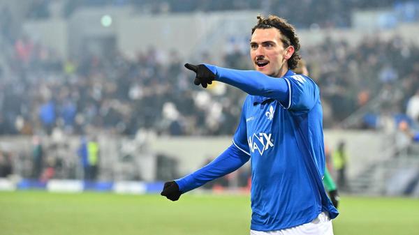 Das Debüt verläuft jedoch denkbar unglücklich: Bereits nach elf Minuten veredelt Hornby eine Hereingabe von Corredor - die Fürther Abwehr agiert in dieser Situation viel zu passiv und wird bestraft. Die Konsequenz: Die frühe Führung für die Darmstädter.