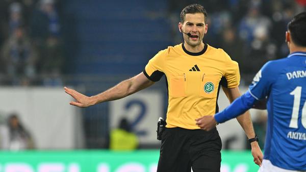 Bitter aus Fürther Sicht: Sowohl das Schiedsrichtergespann auf dem Platz als auch der Kölner Keller haben eine klare Abseitsposition von Hornby übersehen. Der Treffer hätte nicht zählen dürfen.