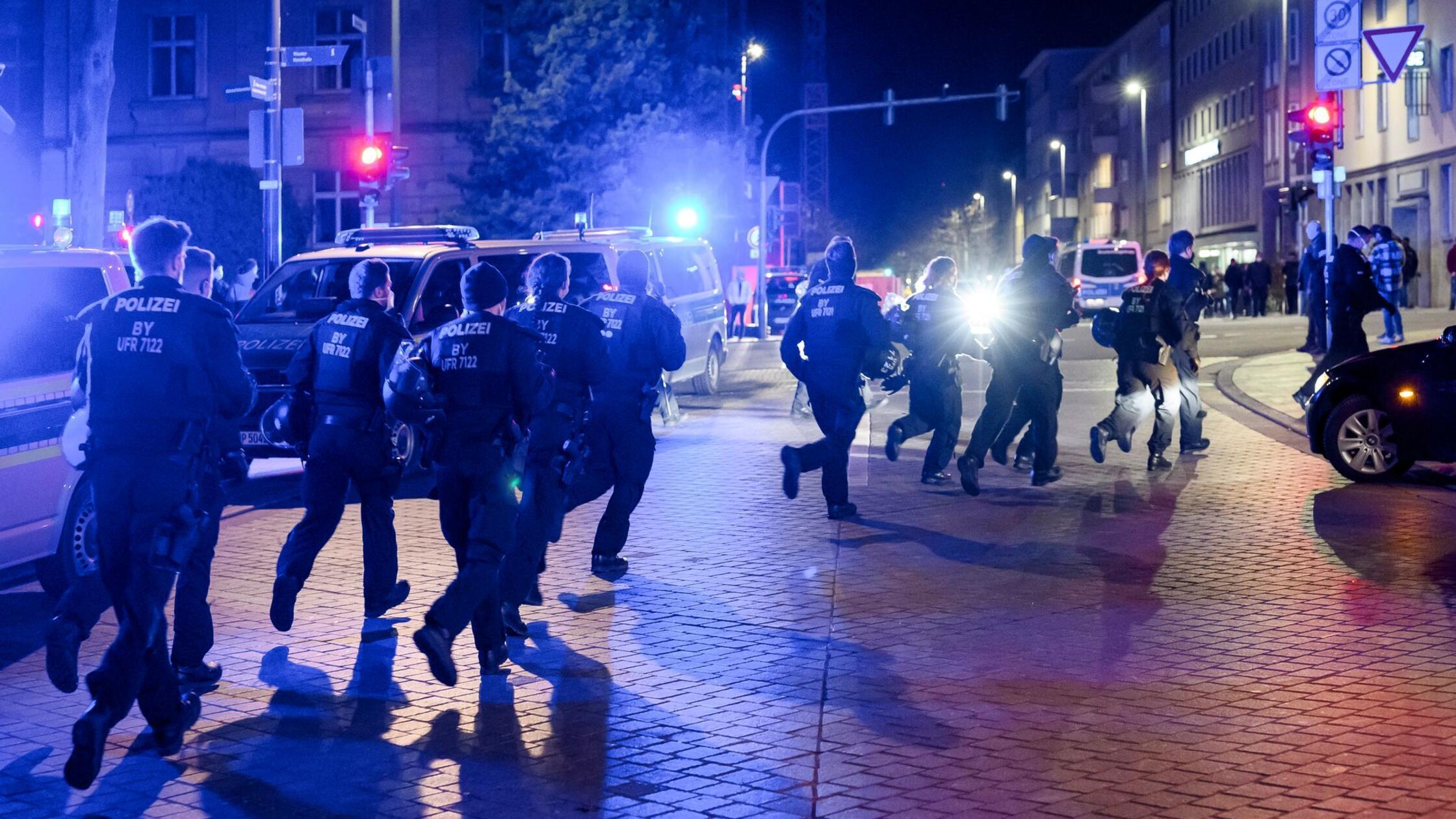 Münchenski policijski predsednik opozarja na naraščajoče število poškodovanih policistov