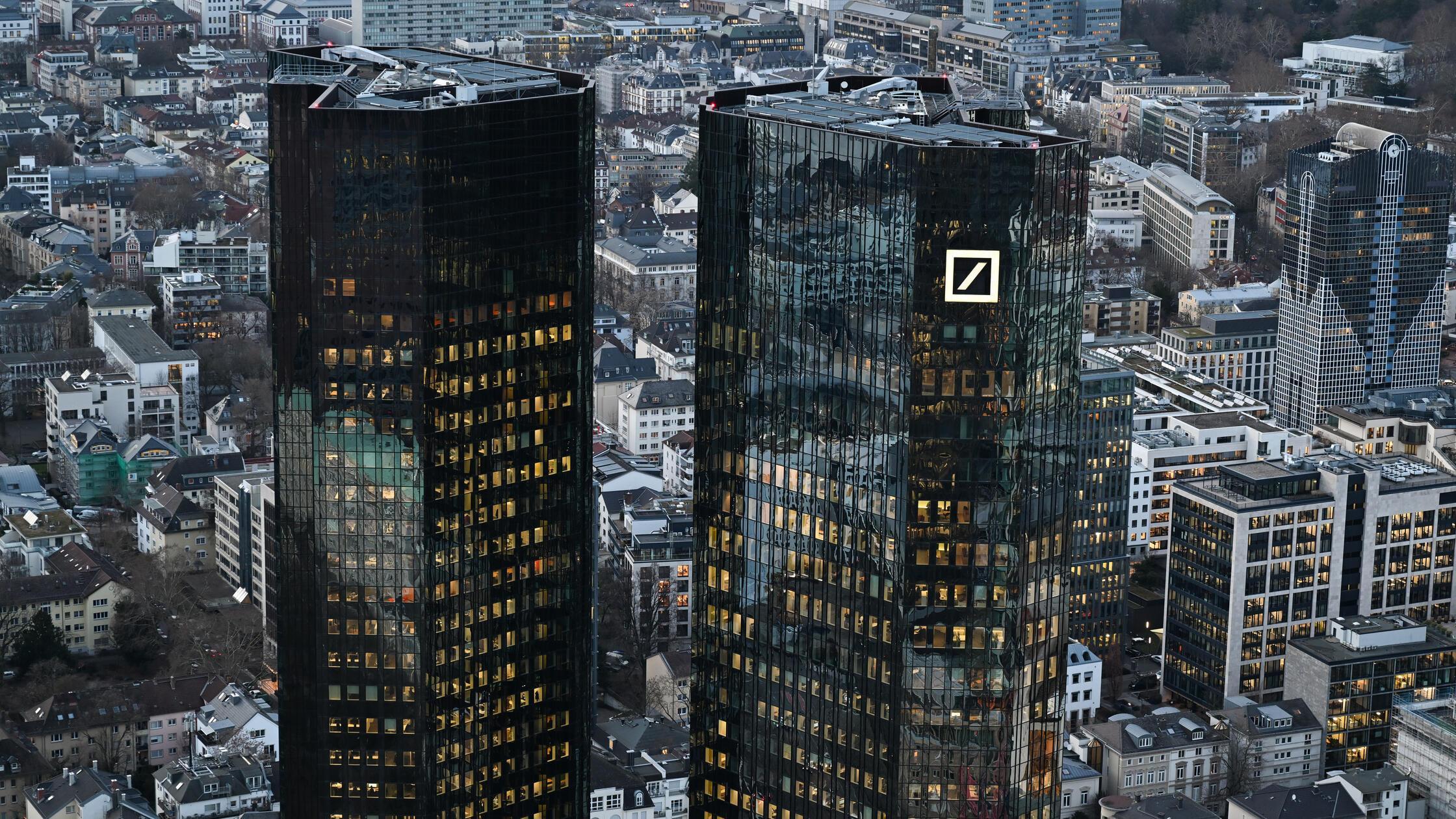Deutsche Bank - Hochhäuser - Jahreszahlen 2024 (2)