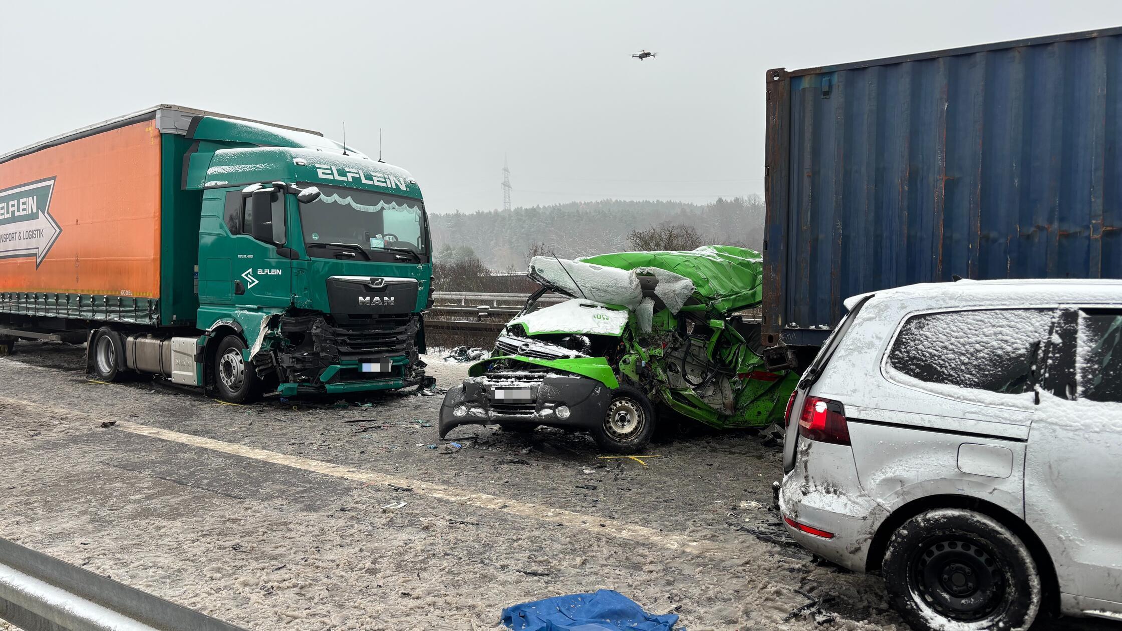Auf der A93 bei Ponholz (Landkreis Schwandorf) in 