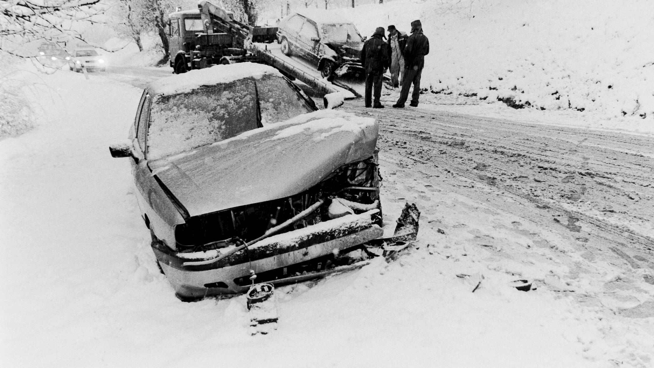 Vor-30-Jahren-Viele-Unf-lle-auf-schneeglatten-Stra-en-im-Kreis-Forchheim