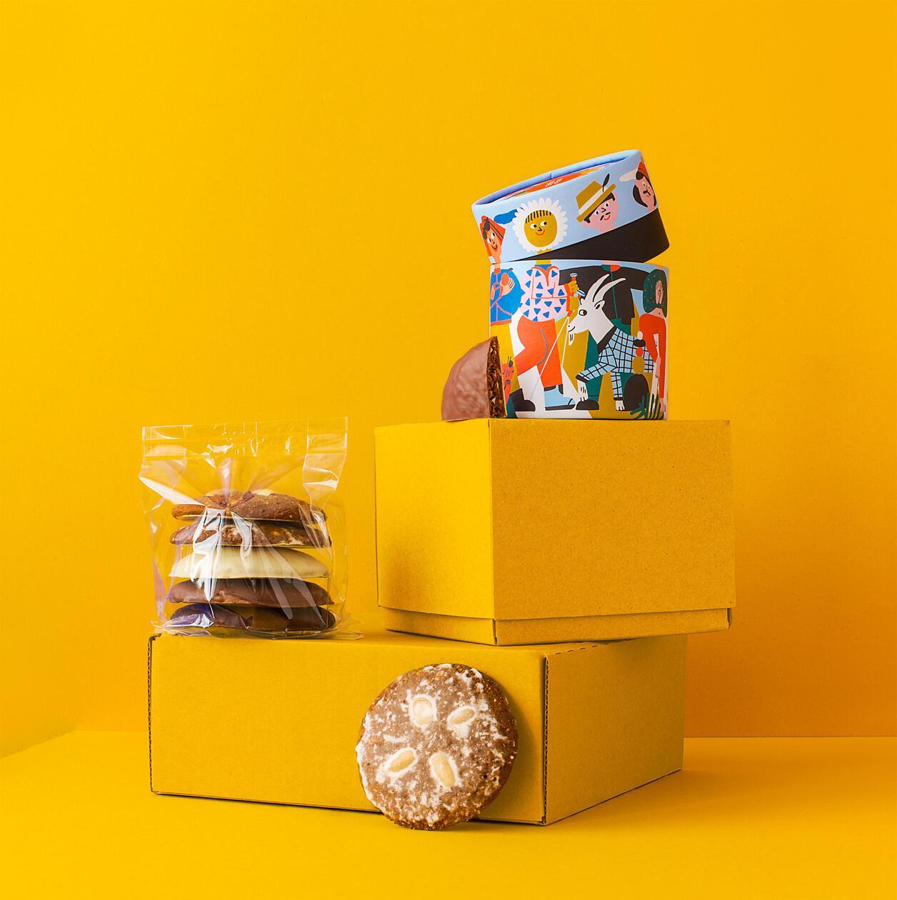 Platz 10: <b>Pfeffer und Frost</b> ist für viele eine beliebte Anlaufstelle, wenn es um Lebkuchen gibt. Das Team entscheidet sich bewusste gegen Plastik und verpackt die Lebkuchen in einer kompostierbaren Folie aus nachwachsenden Rohstoffen. Im Gegensatz zu traditionellen Elisen-Lebkuchen wird hier bei der Herstellung auf Ei und Honig verzichtet - das bedeutet, dass alle Lebkuchen dort vegan sind. In unserem Voting schaffen diese es auf den zehnten Platz. Die Produktion der Online-Lebküchnerei findet am Kapellenfeld 13, in Burgebrach statt, die Lebkuchen sind ausschließlich über das Internet bestellbar.  