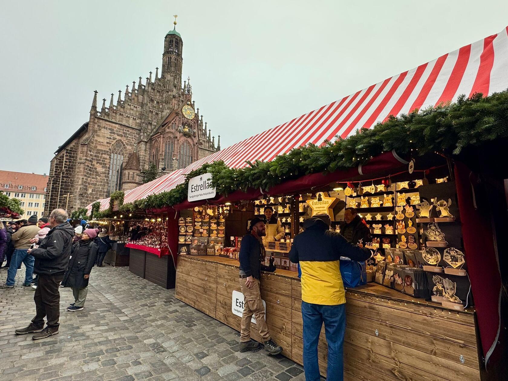 80 Prozent Handwerkskunst, 20 Prozent Kulinarik - so lautet das Standkonzept für den Markt.