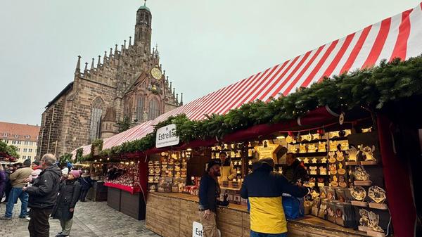 80 Prozent Handwerkskunst, 20 Prozent Kulinarik - so lautet das Standkonzept für den Markt.