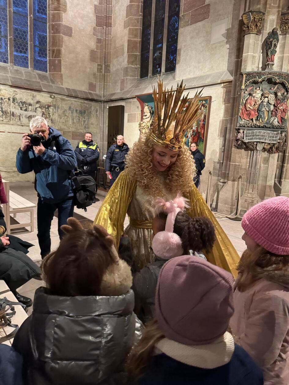 Das neue Christkind Nora Falk.