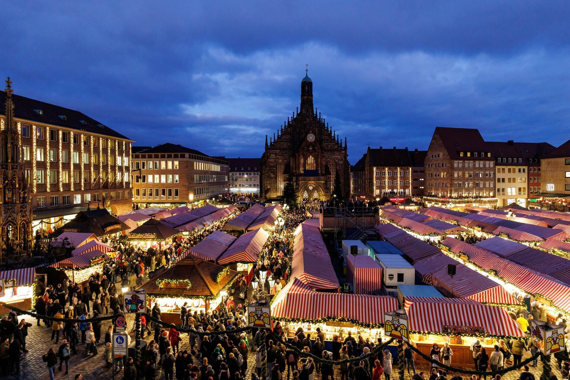 Der Blick über den Christkindlesmarkt.