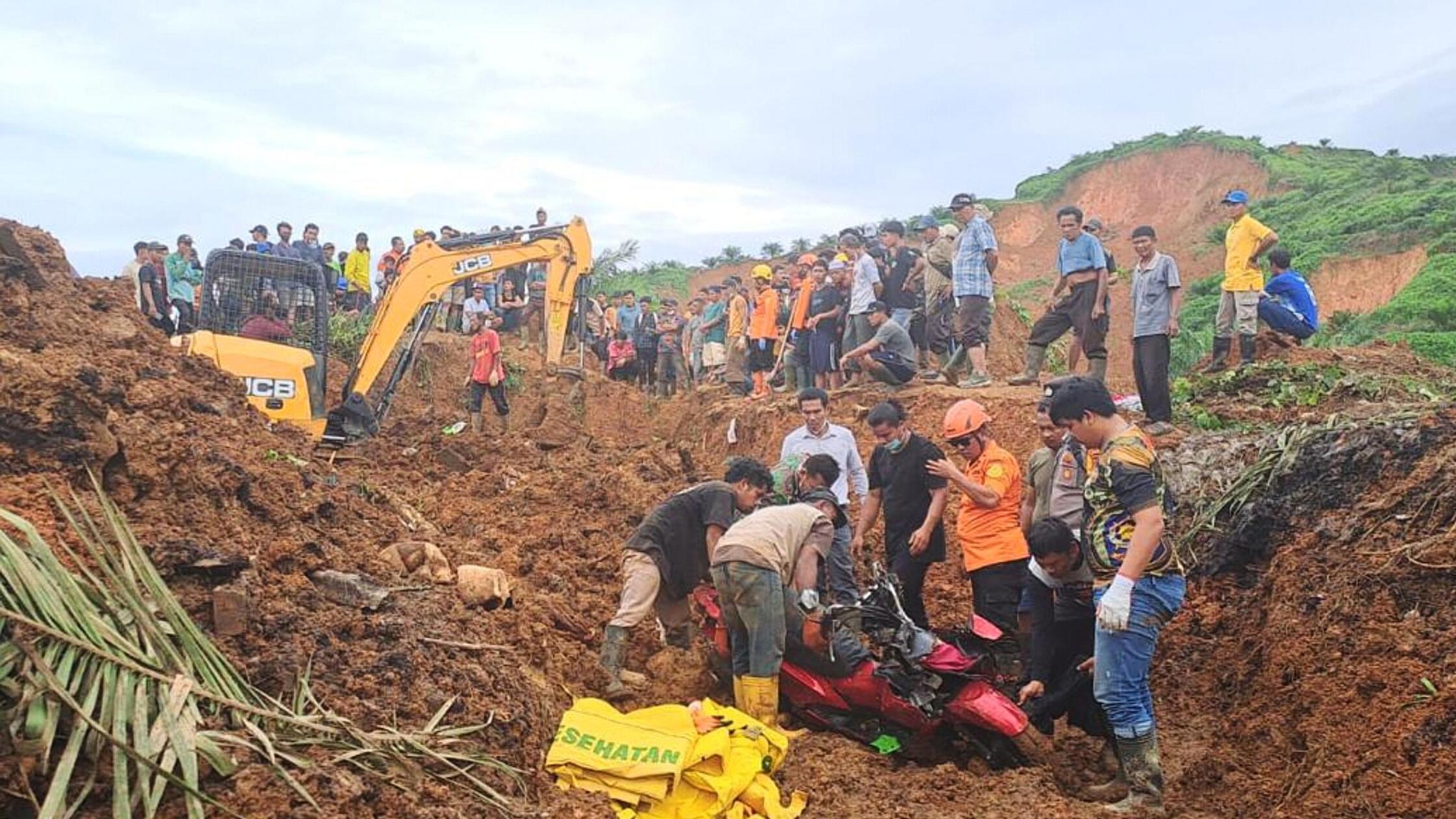 Mindestens 225 Tote nach Überschwemmungen in Indonesien