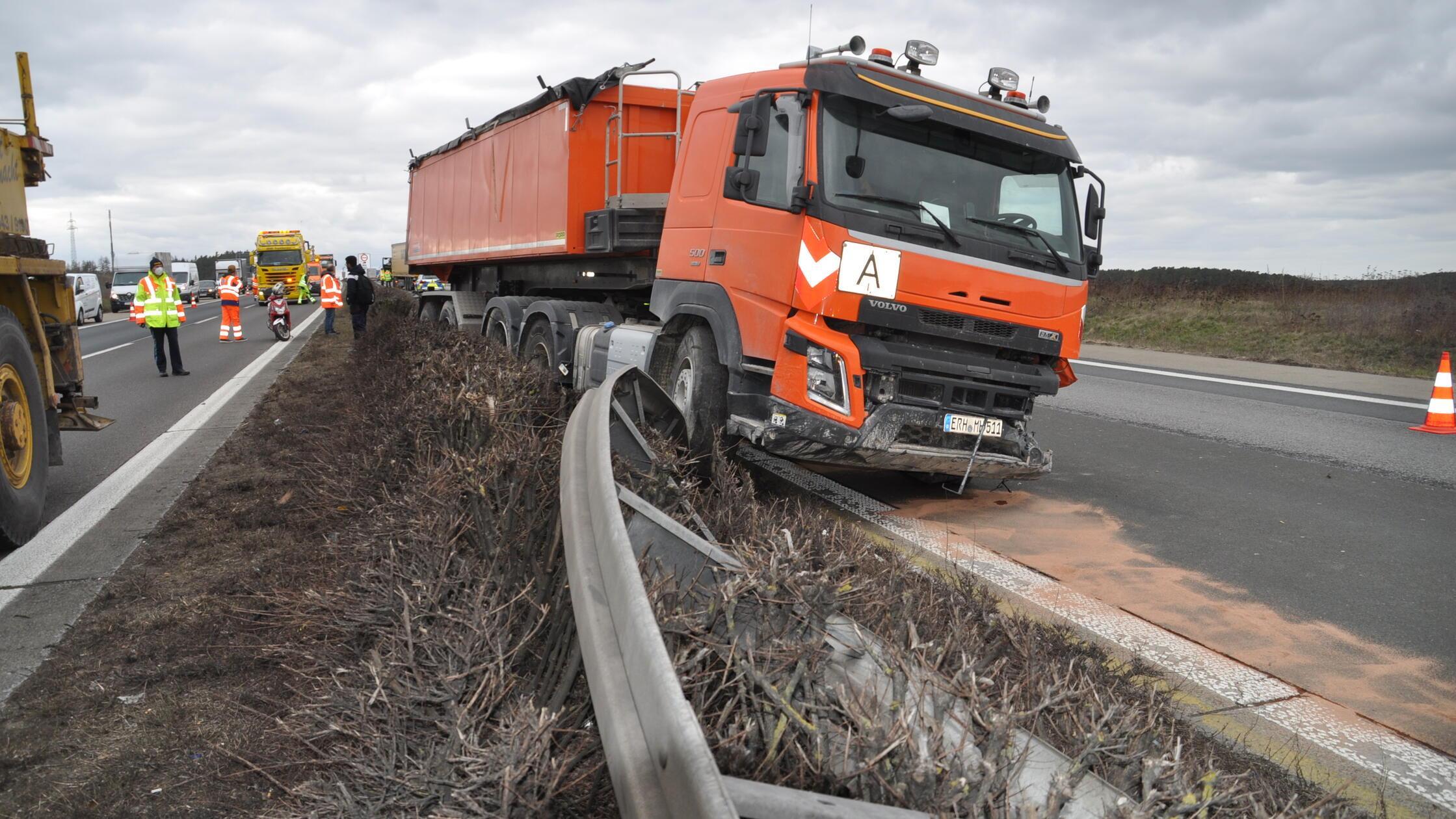 A9 Bayreuth LKW Reifen geplatzt Sachschaden