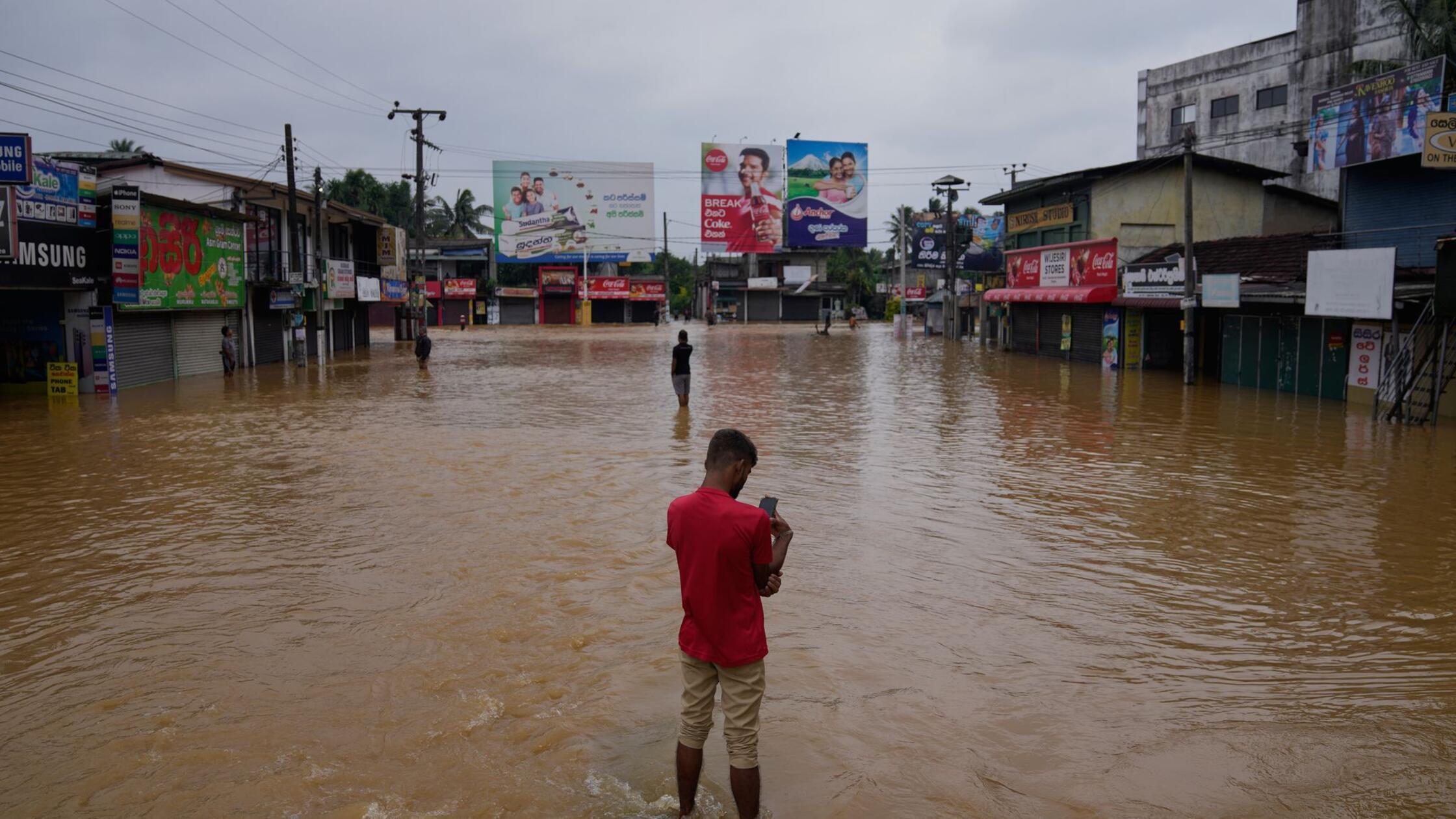 Ciklon na Šrilanki zahteval najmanj 130 življenj