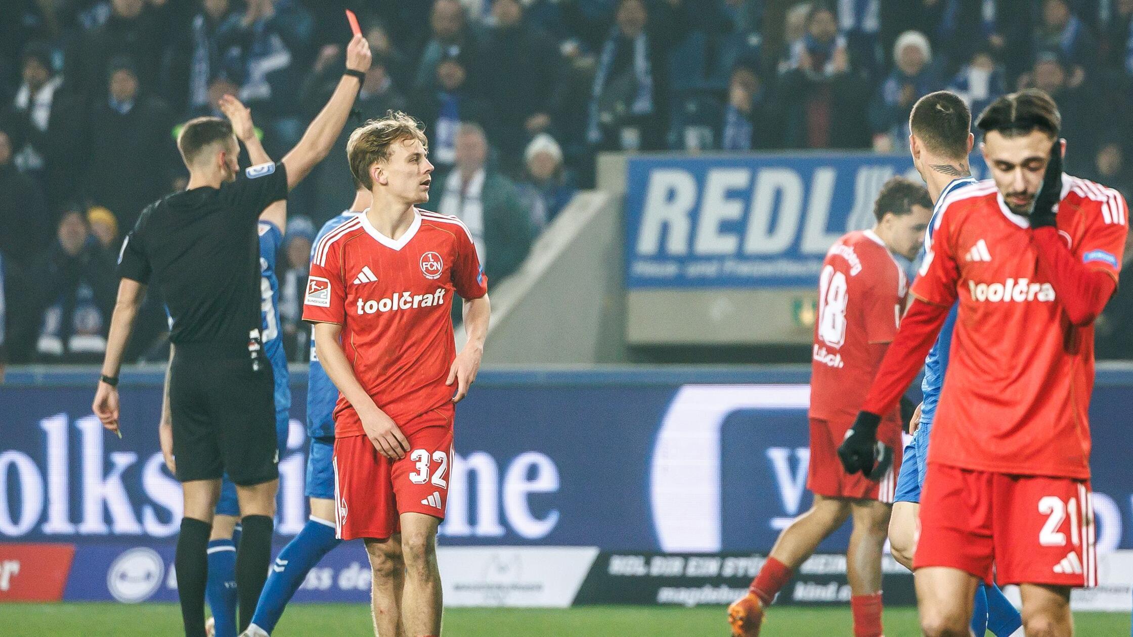 29.11.2025, Sachsen-Anhalt, Magdeburg: Fußball: 2.