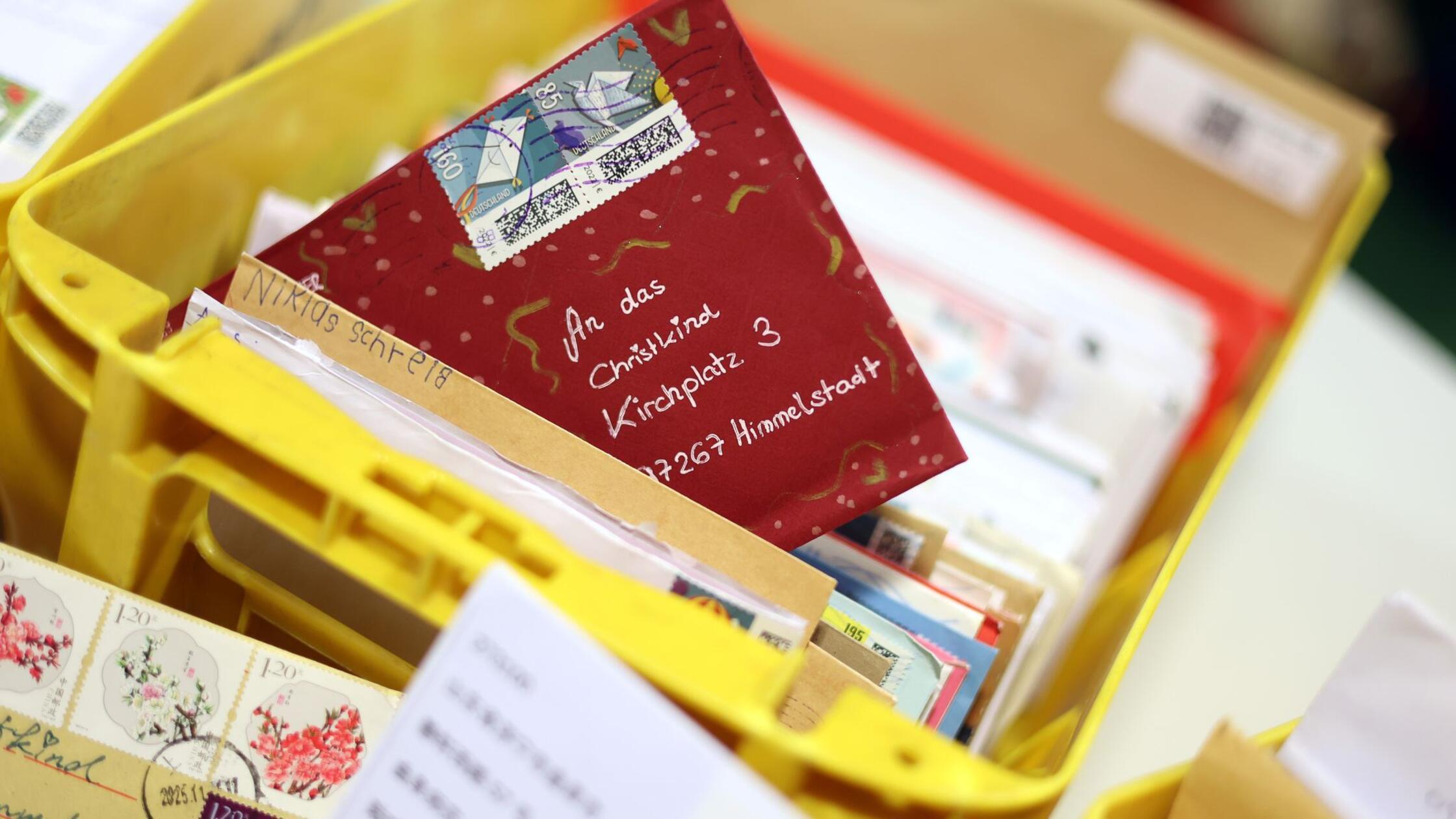 Božično poštno poslovanje odpira svoja vrata otrokom in odraslim