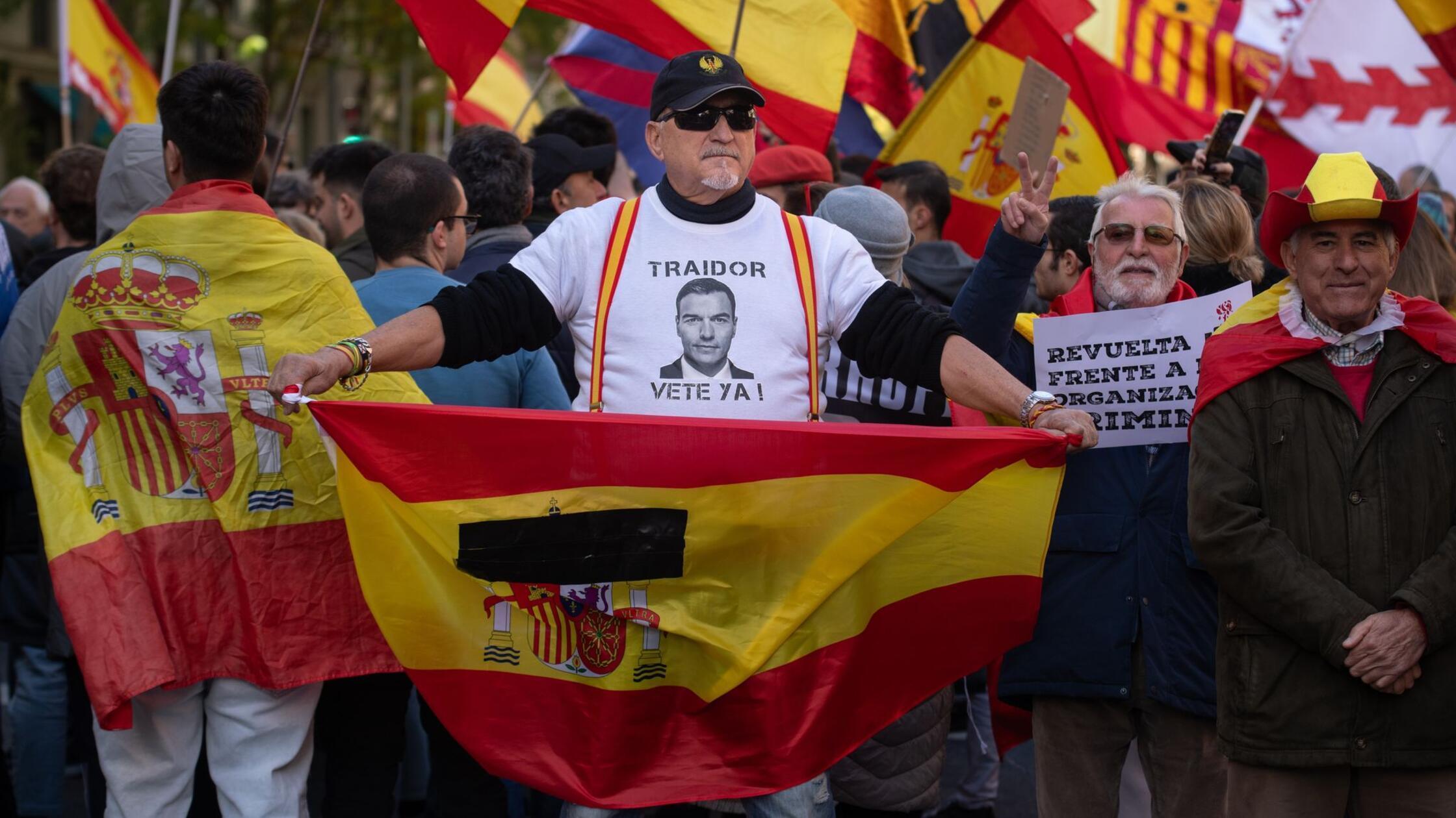 Zehntausende fordern in Spanien Rücktritt von Regierung