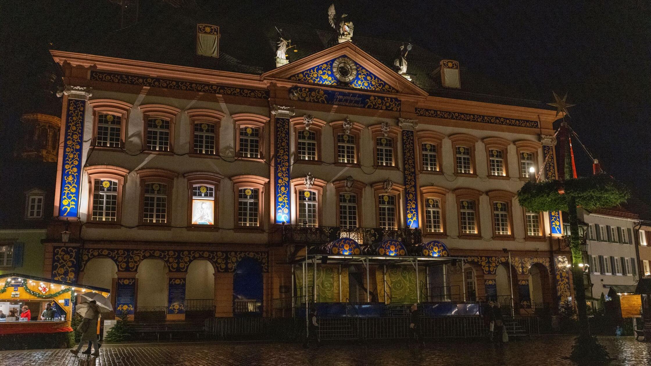 Weltgrößtes Adventskalenderhaus öffnet erstes Fenster