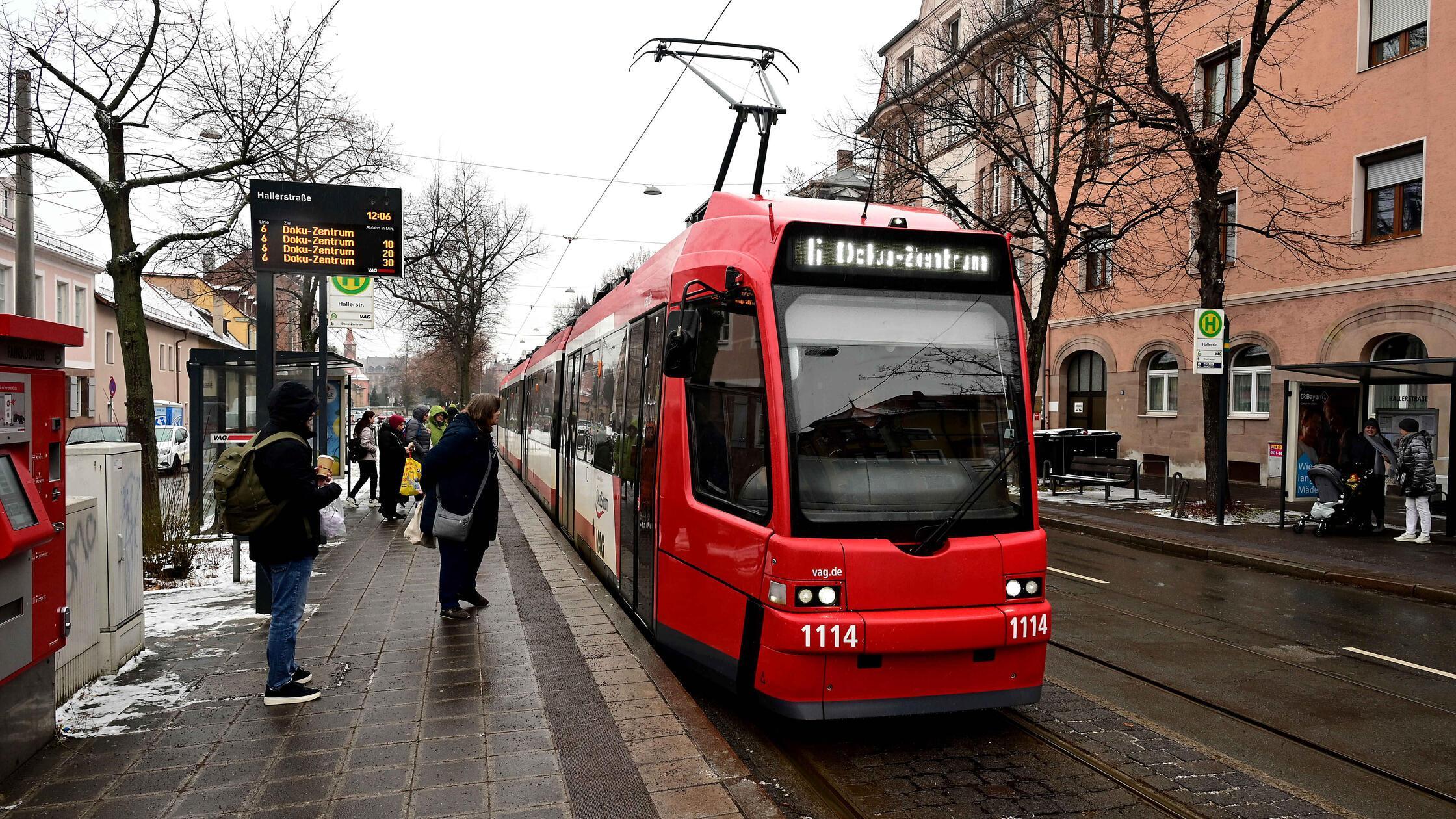 Nach-Schnee-Chaos-Stra-enbahnen-in-N-rnberg-fahren-teilweise-wieder