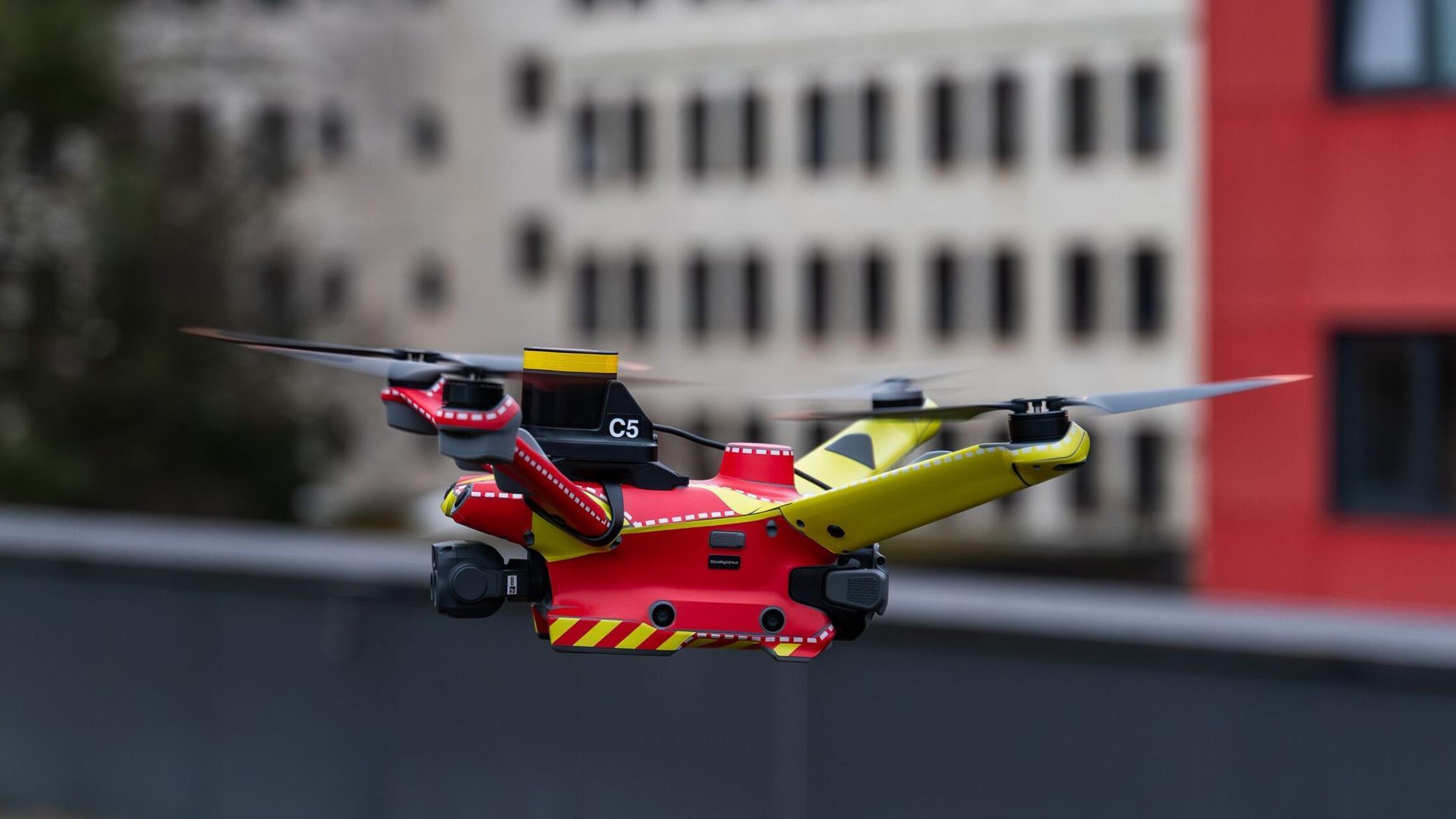 Pilotprojekt in München - Drohnen fliegen Feuerwehr voraus