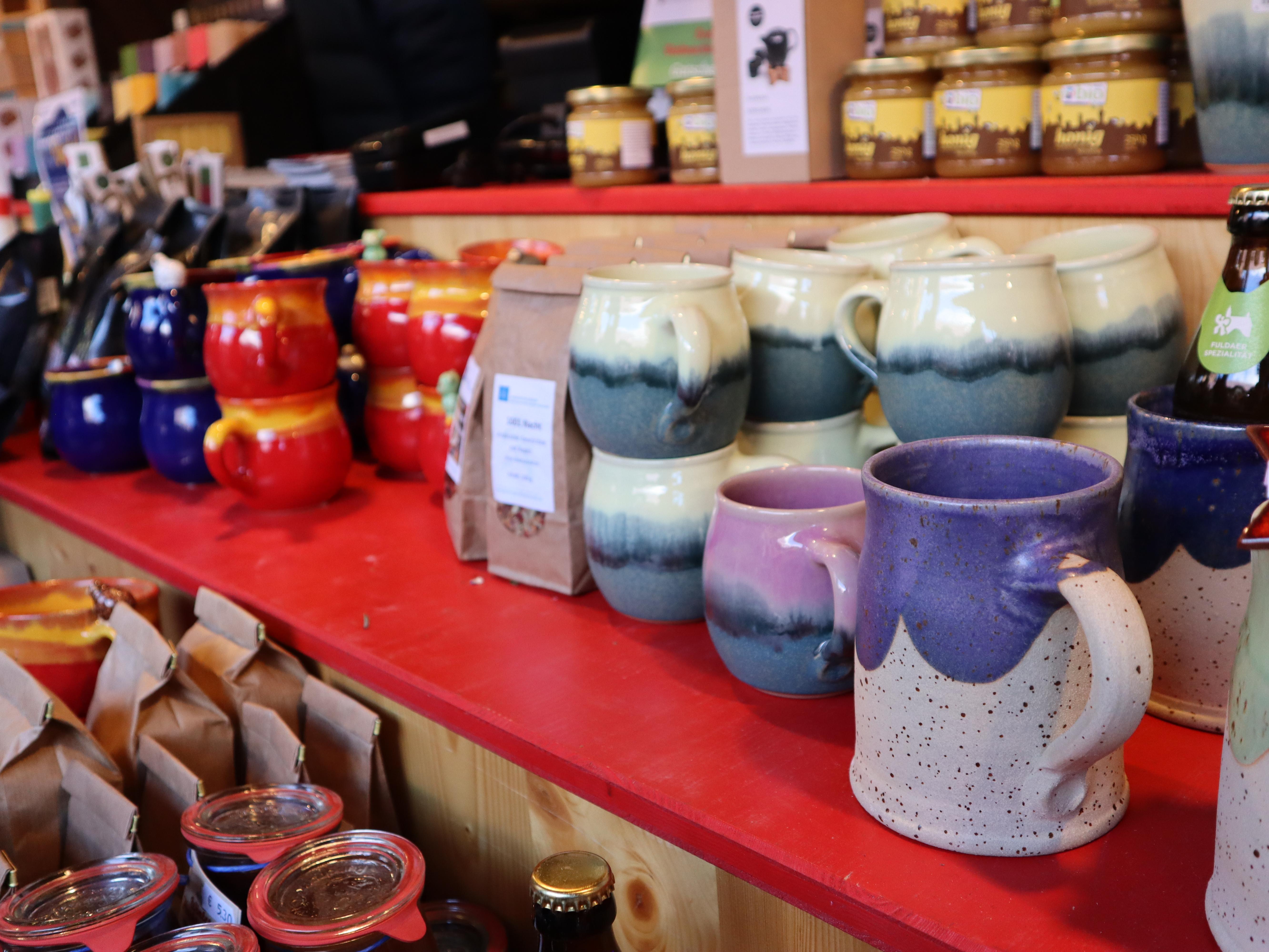 Bei Noris Inklusion an Stand 39 gibt es Keramikartikel und weitere Produkte aus den inklusiven Werkst&auml;tten.