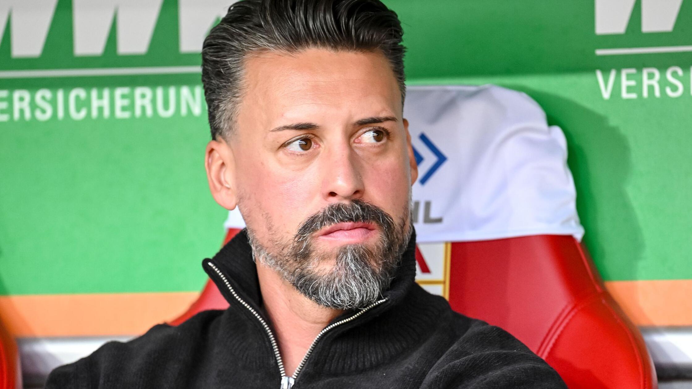 Noch ein Trainer-Beben in Bayern: FC Augsburg entlässt Sandro Wagner - wer jetzt übernimmt